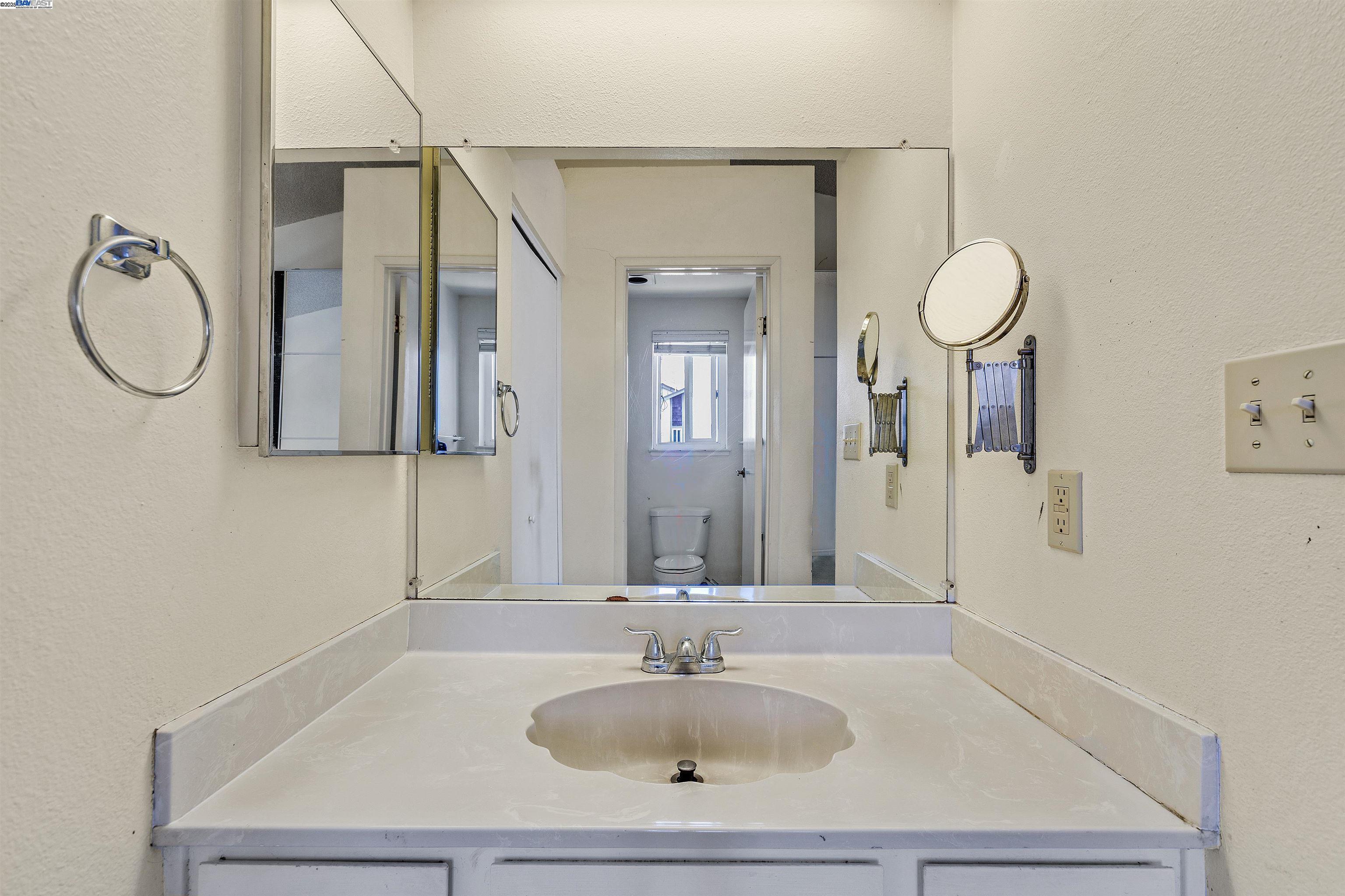 Photo #15: 41110000 Listing: Photo #15