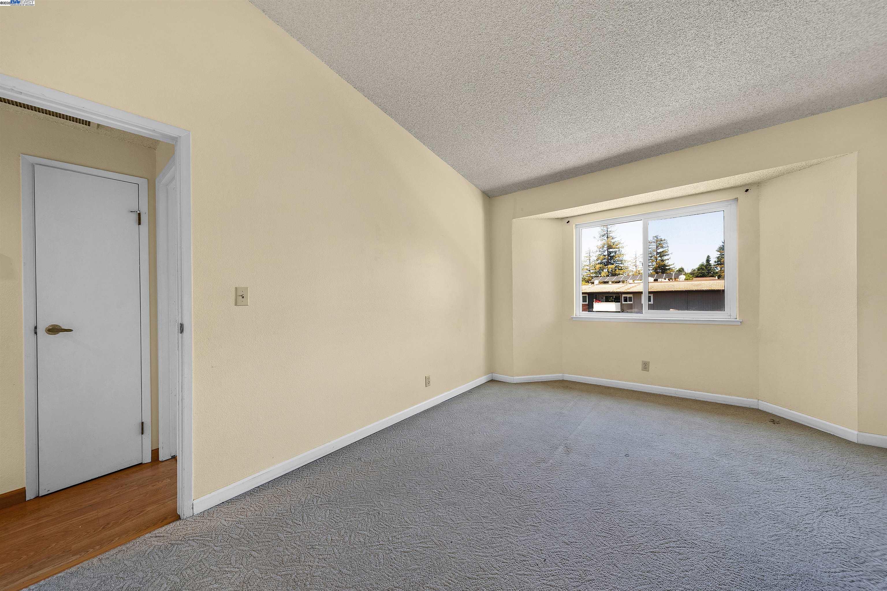 Photo #18: 41110000 Listing: Photo #18