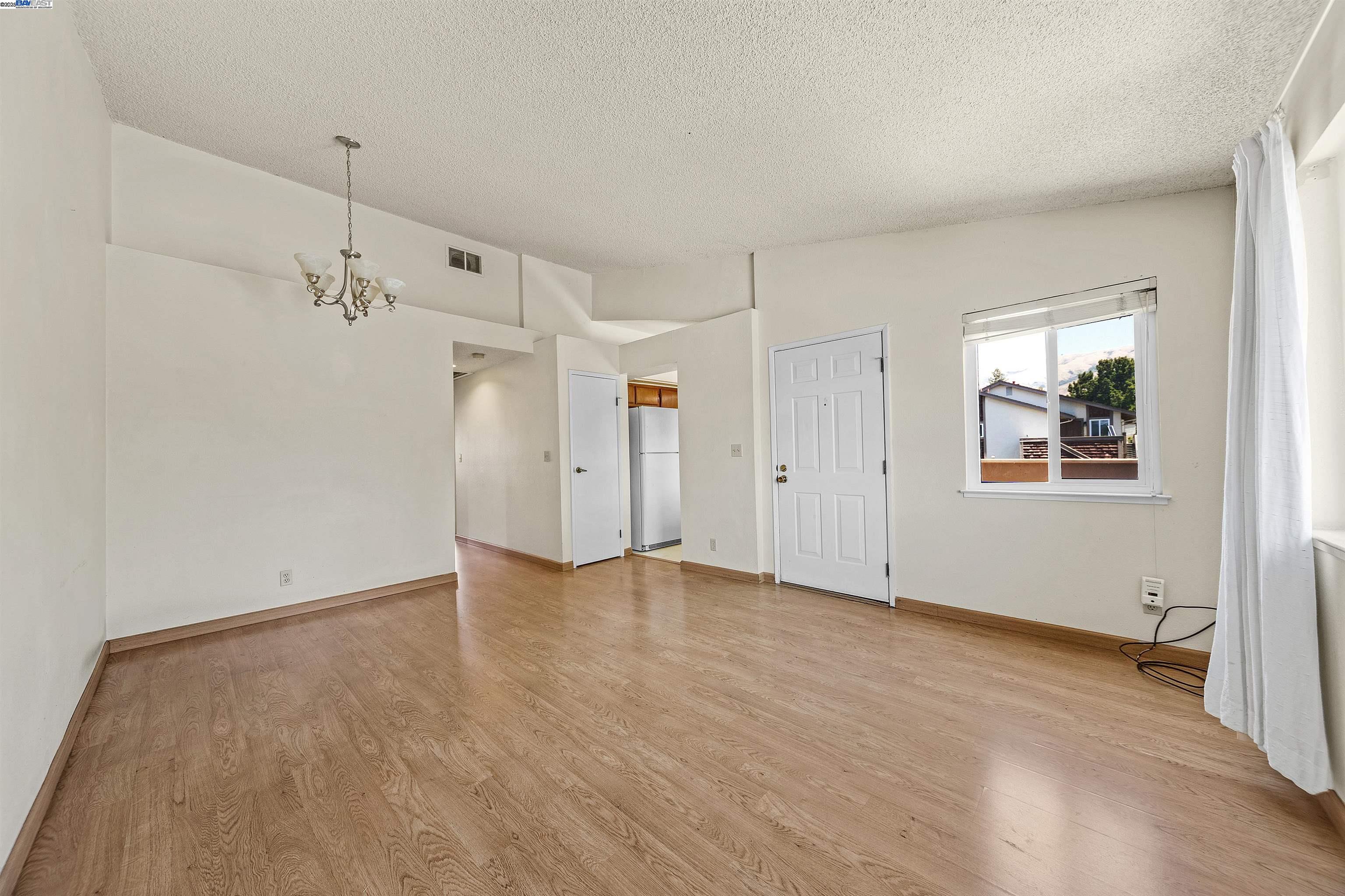 Photo #22: 41110000 Listing: Photo #22