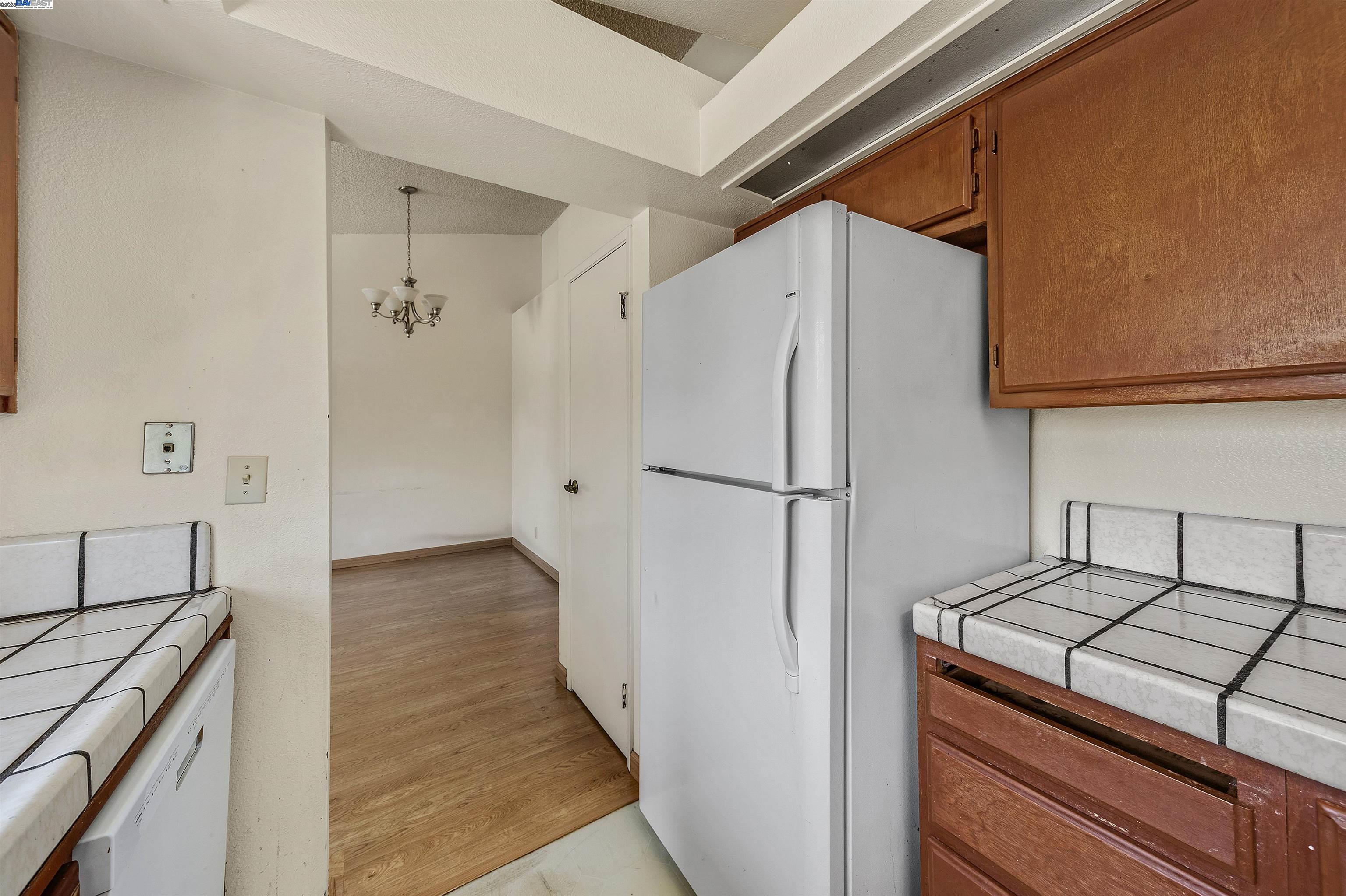 Photo #29: 41110000 Listing: Photo #29