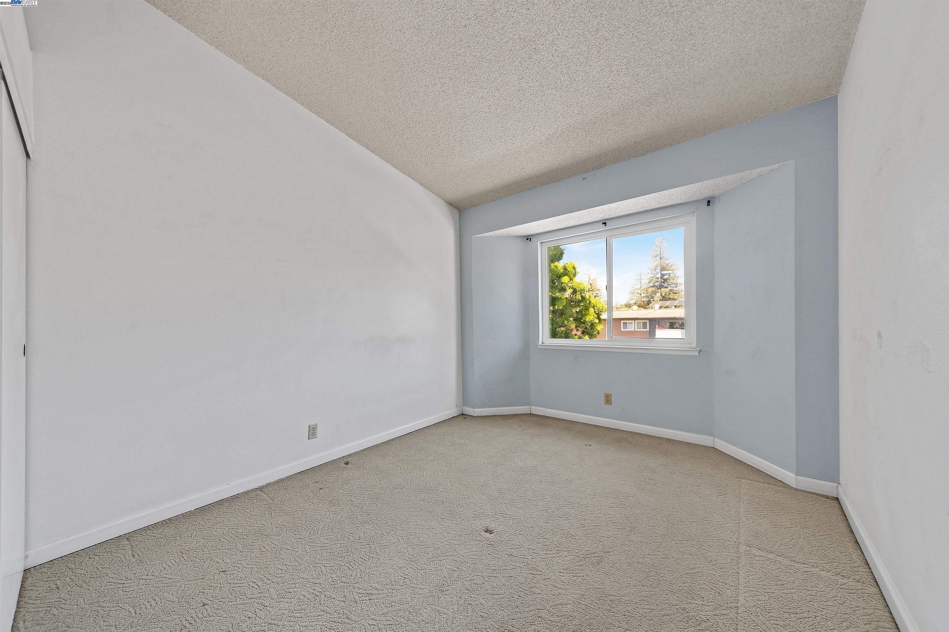 Photo #9: 41110000 Listing: Photo #9