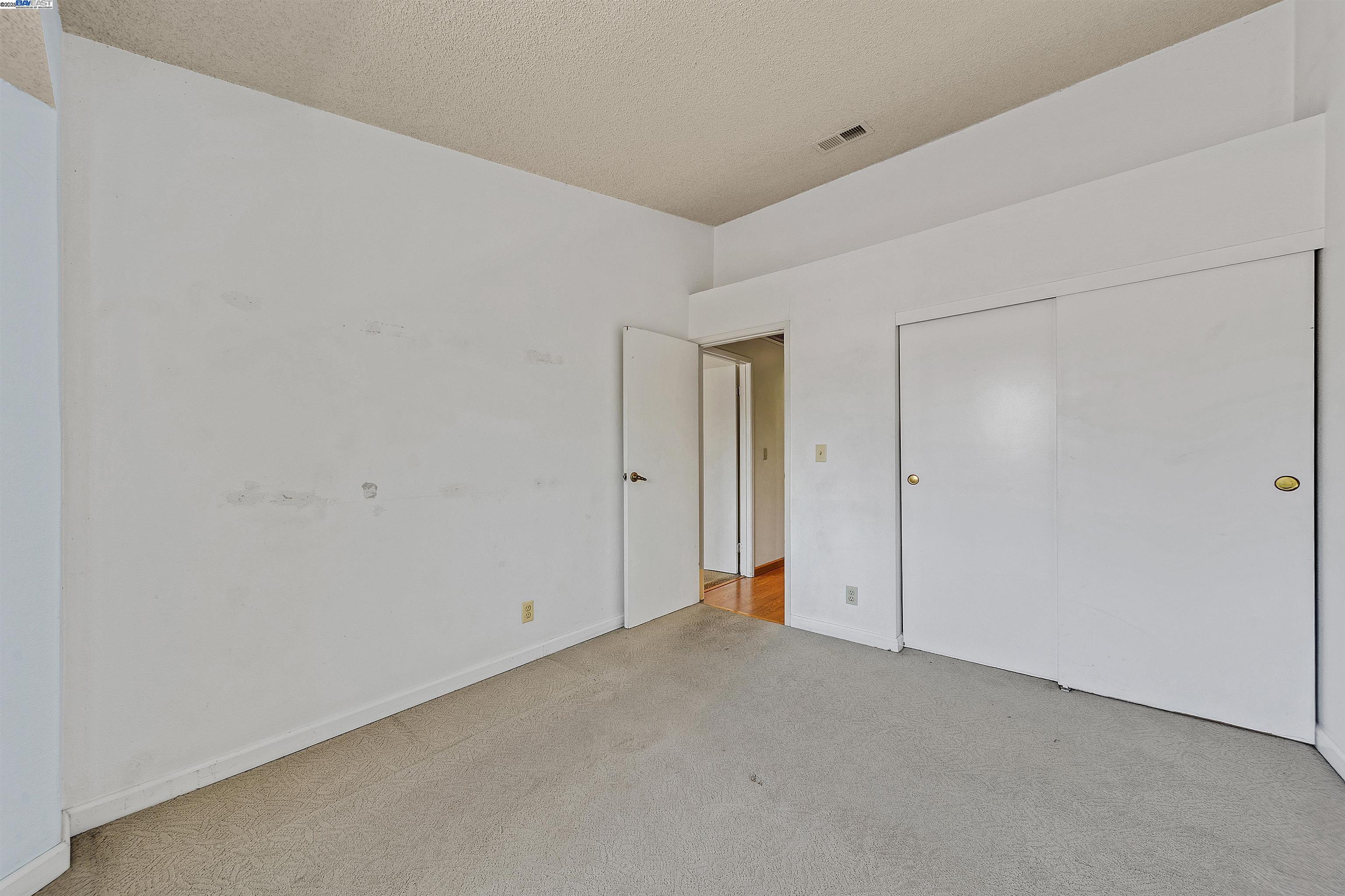 Photo #10: 41110000 Listing: Photo #10