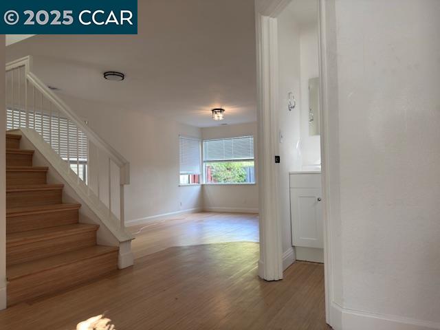 Detail Gallery Image 4 of 16 For 528 Dohrmann Ln, Pinole,  CA 94564 - 4 Beds | 2/1 Baths