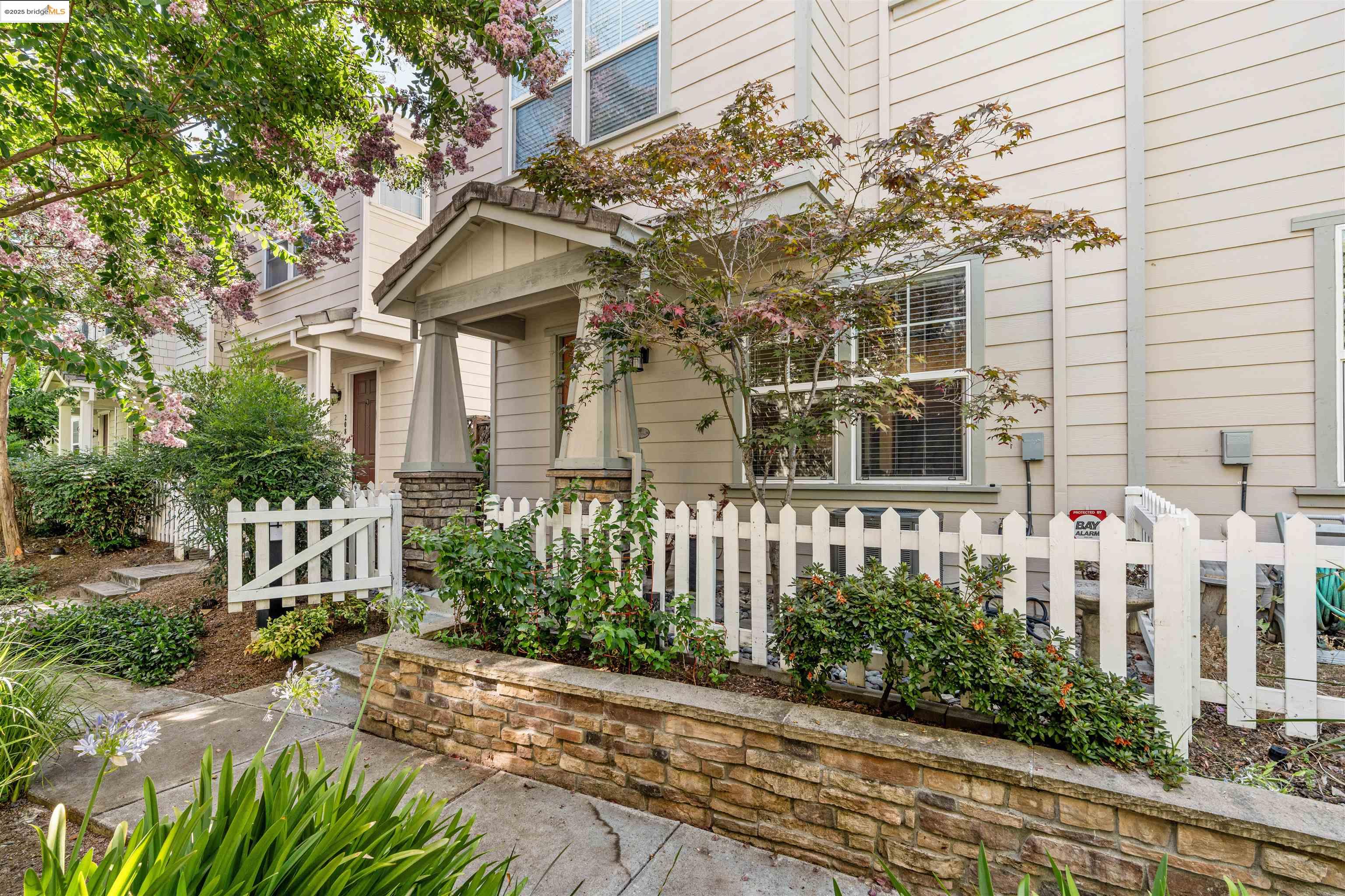 Front Image Thumbnail for EB41110156