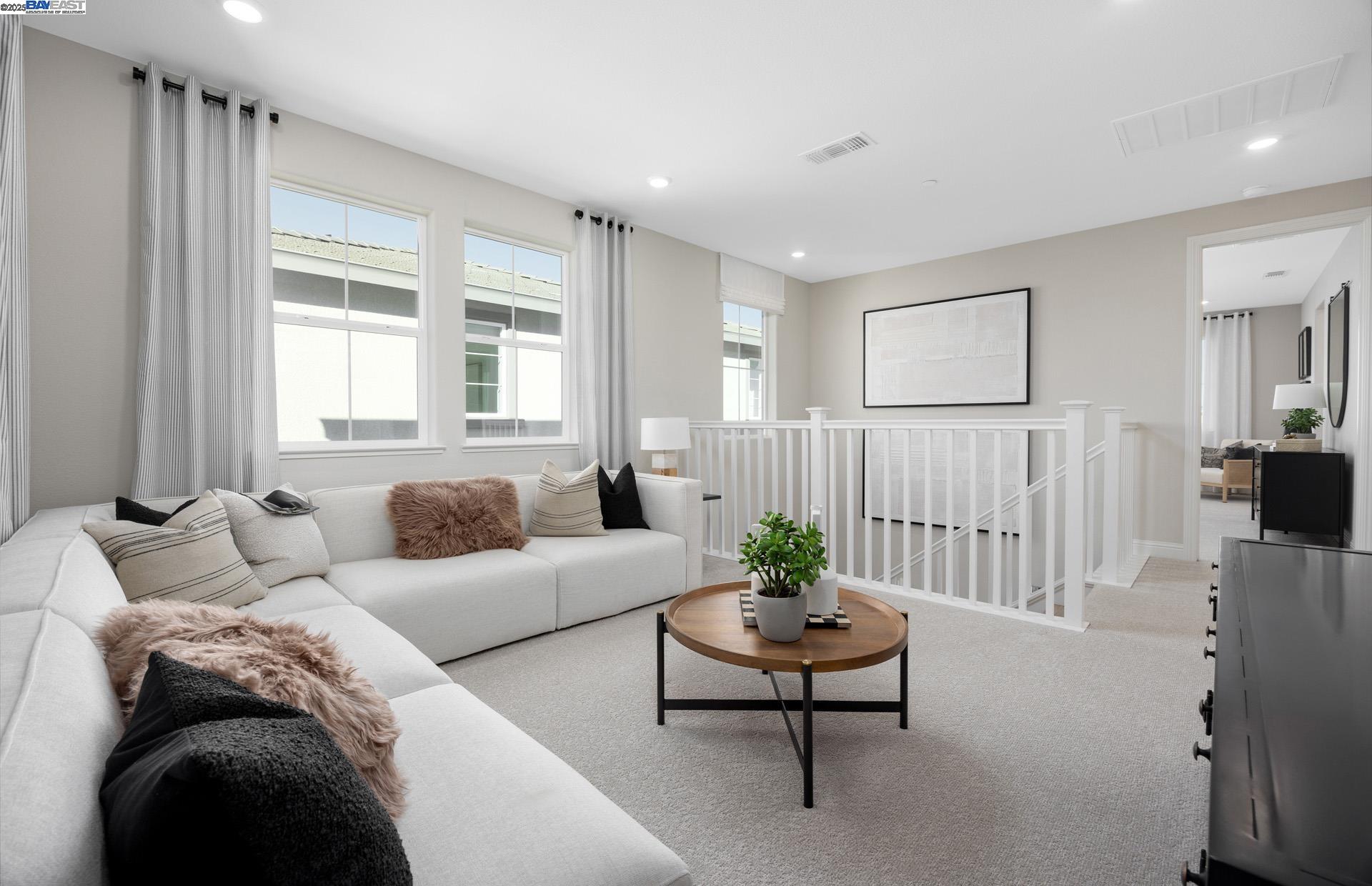 Detail Gallery Image 15 of 22 For 339 E Bobby Glen, Mountain House,  CA 95391 - 5 Beds | 3 Baths