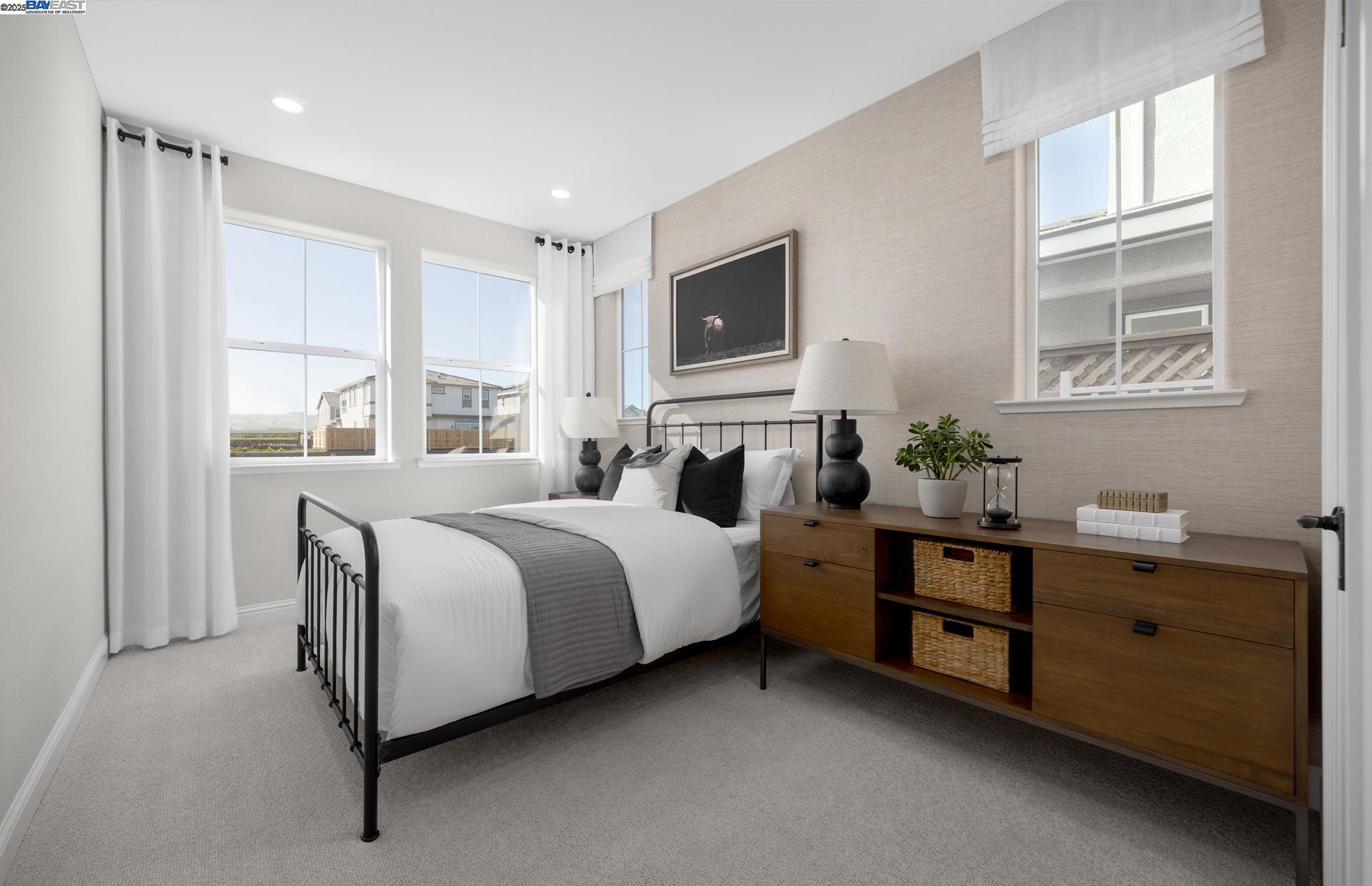 Detail Gallery Image 3 of 22 For 339 E Bobby Glen, Mountain House,  CA 95391 - 5 Beds | 3 Baths