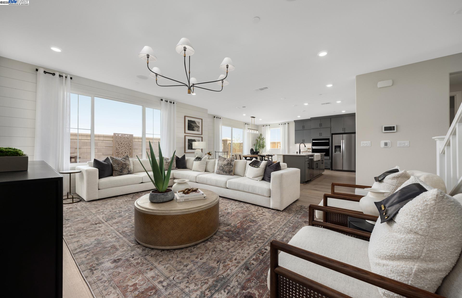 Detail Gallery Image 6 of 22 For 339 E Bobby Glen, Mountain House,  CA 95391 - 5 Beds | 3 Baths