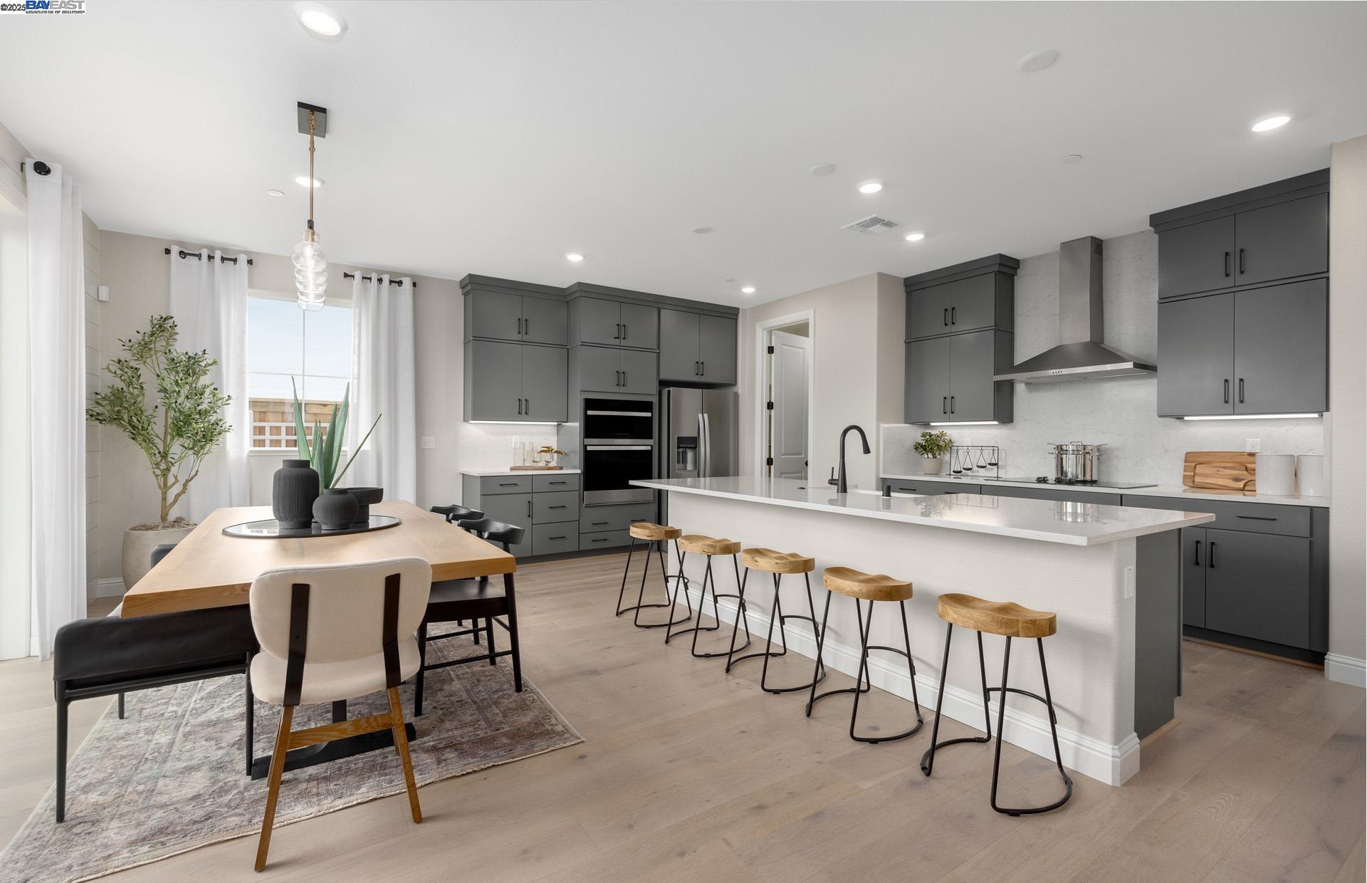 Detail Gallery Image 9 of 22 For 339 E Bobby Glen, Mountain House,  CA 95391 - 5 Beds | 3 Baths