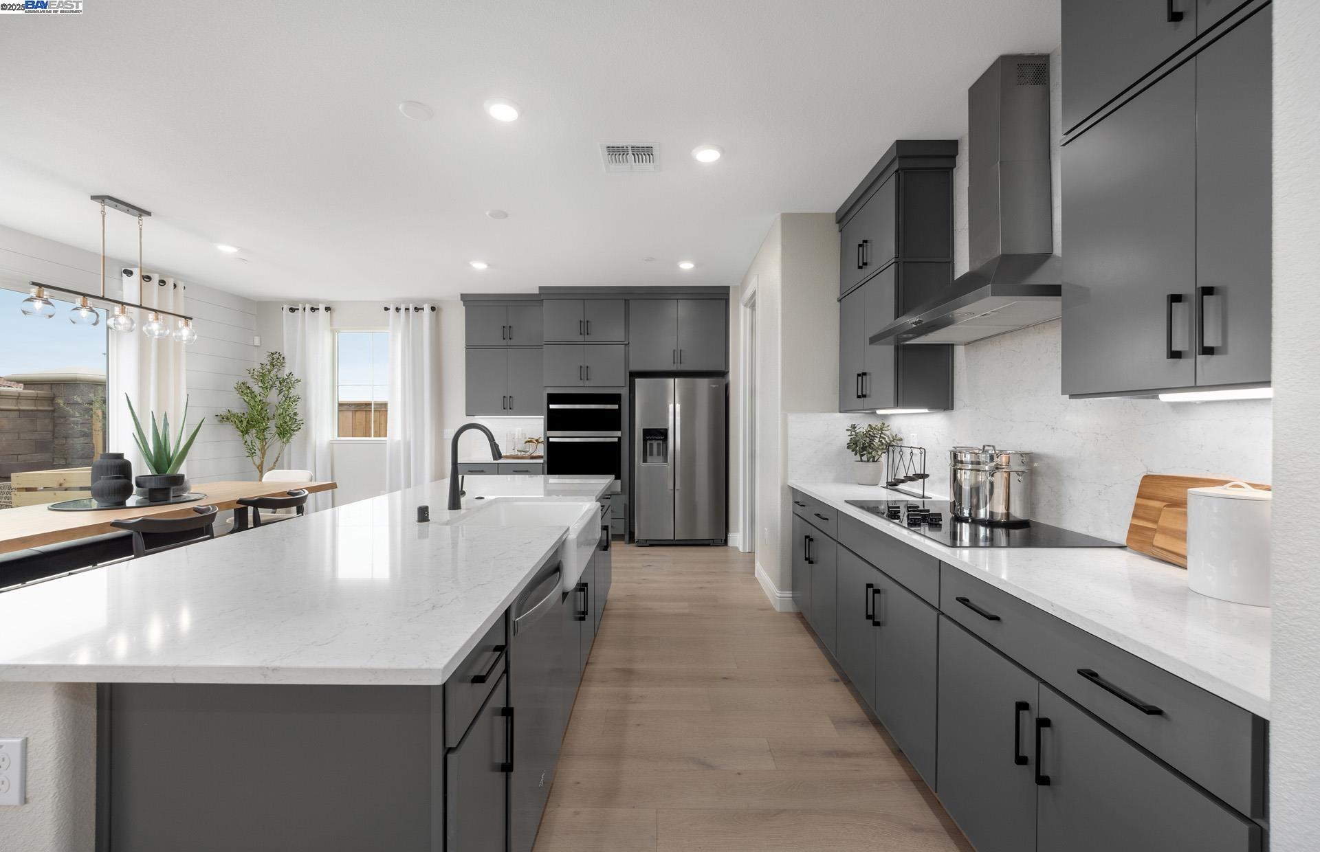 Detail Gallery Image 10 of 22 For 339 E Bobby Glen, Mountain House,  CA 95391 - 5 Beds | 3 Baths