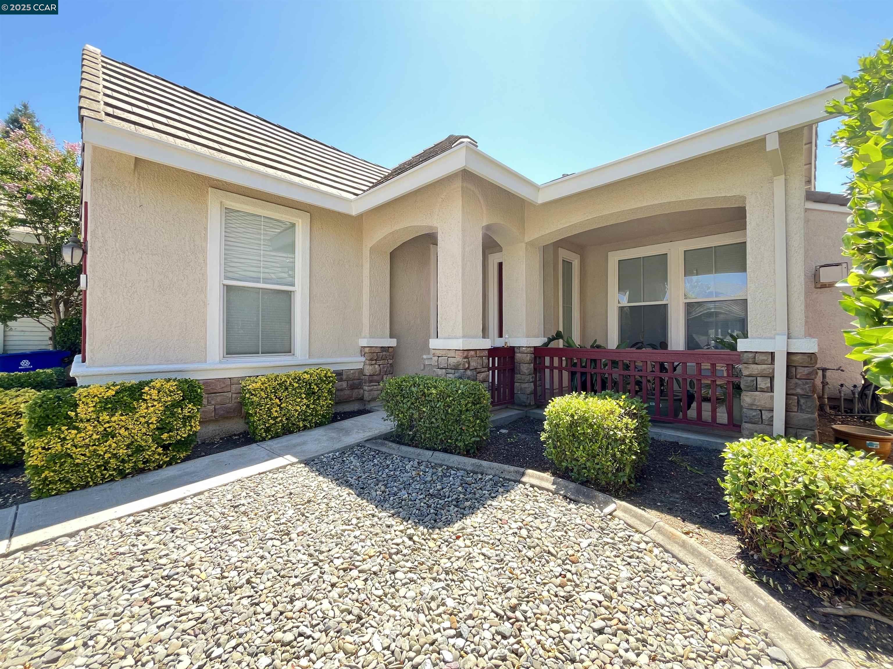 Front Image Thumbnail for CC41110238