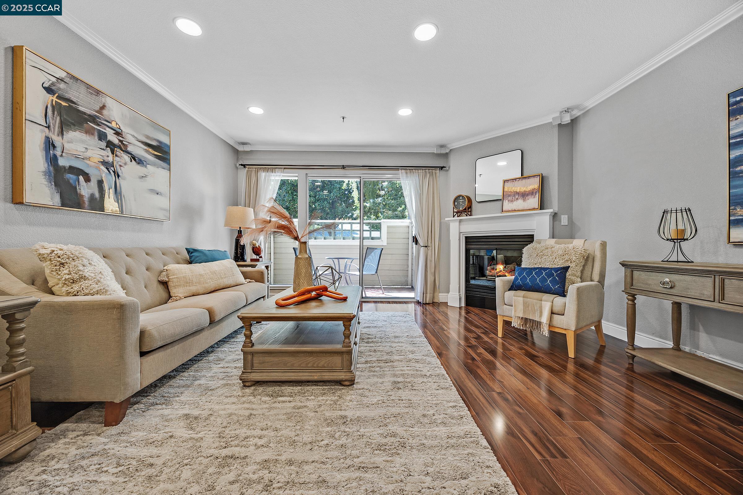 Front Image Thumbnail for CC41110307