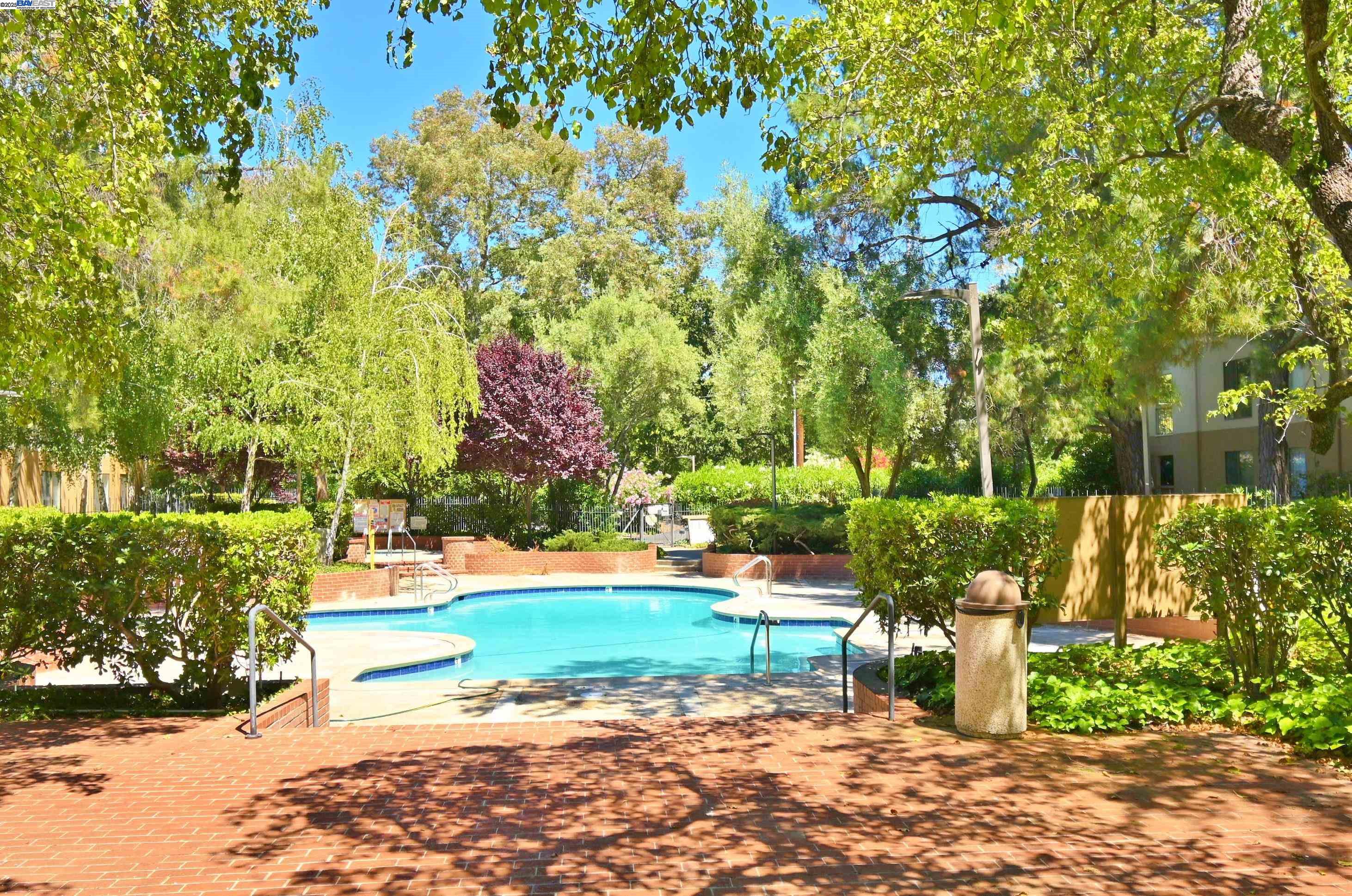 Photo #2: 41110905 Listing: Photo #2