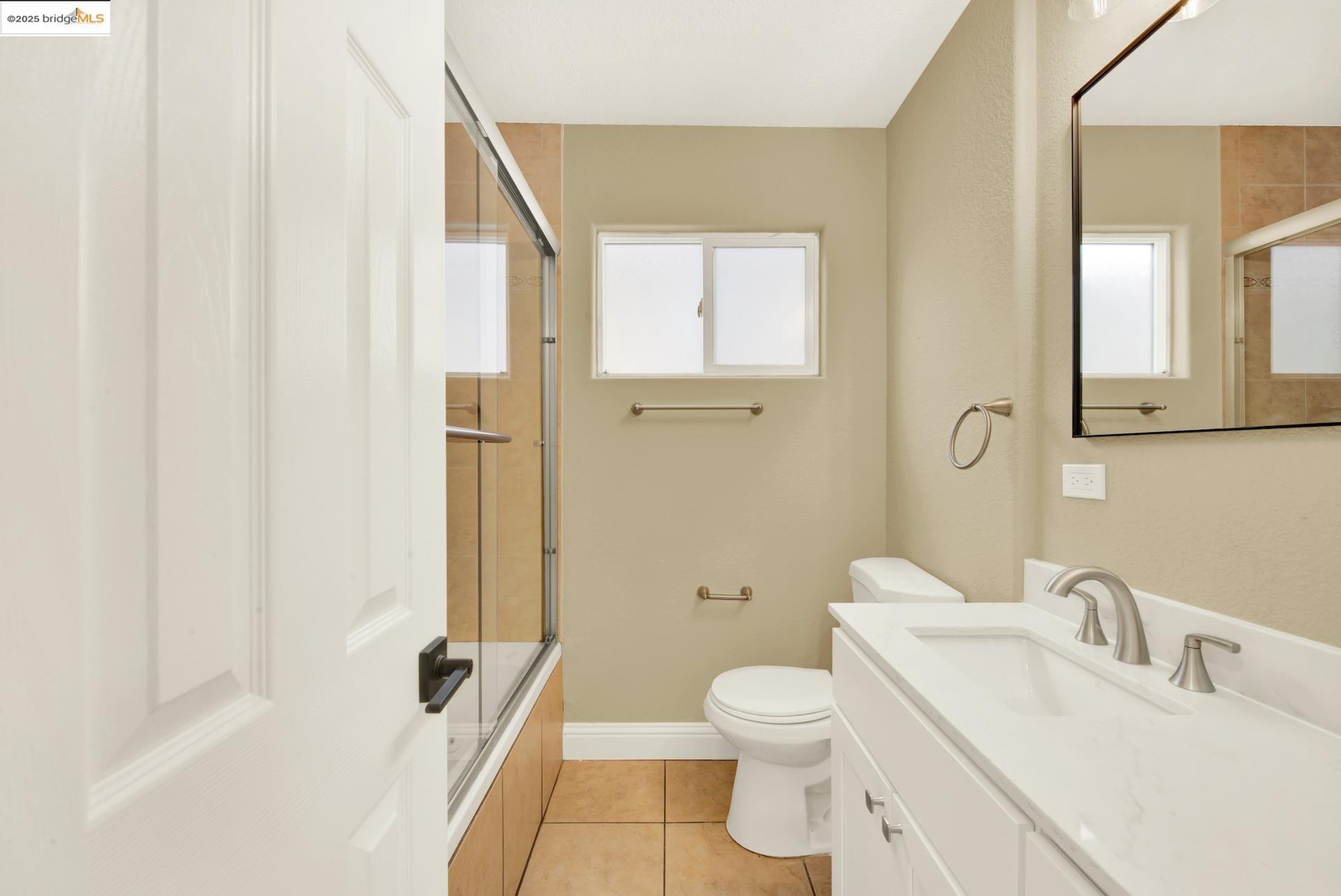 Detail Gallery Image 15 of 37 For 2125 102nd Ave, Oakland,  CA 94603 - 2 Beds | 1 Baths