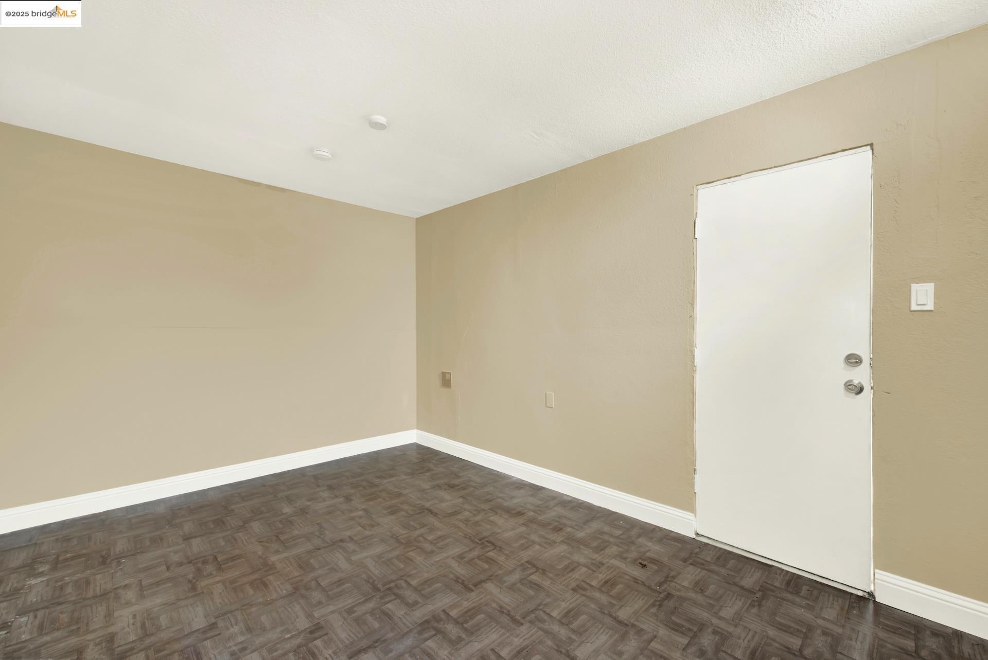 Detail Gallery Image 21 of 37 For 2125 102nd Ave, Oakland,  CA 94603 - 2 Beds | 1 Baths