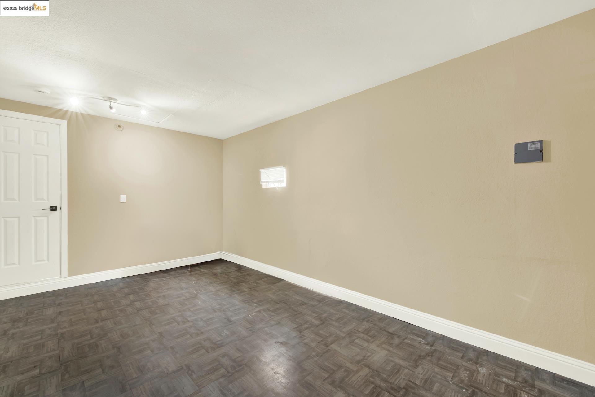 Detail Gallery Image 23 of 37 For 2125 102nd Ave, Oakland,  CA 94603 - 2 Beds | 1 Baths