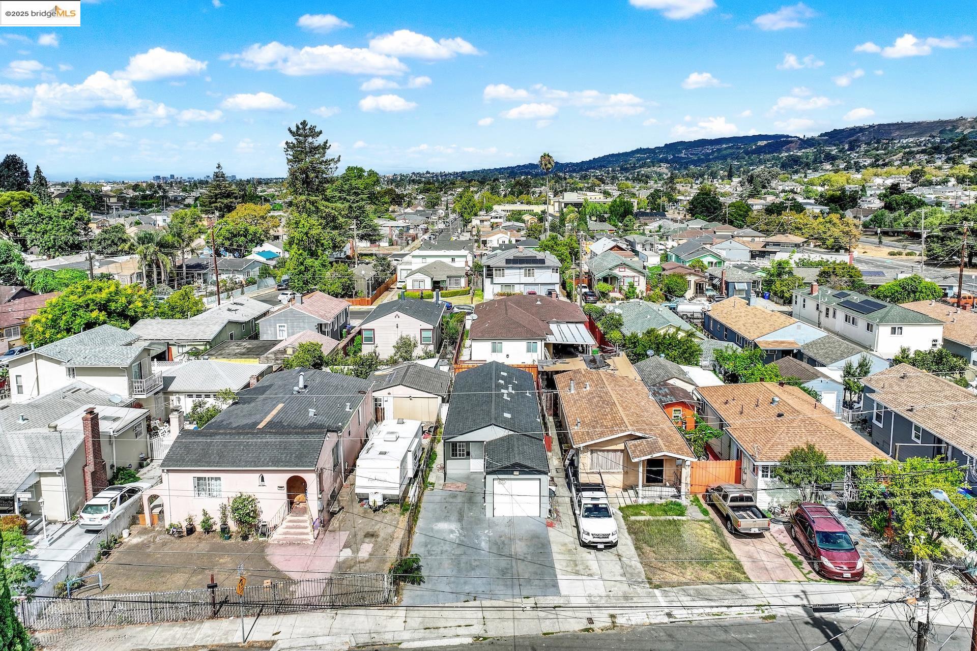 Detail Gallery Image 30 of 37 For 2125 102nd Ave, Oakland,  CA 94603 - 2 Beds | 1 Baths