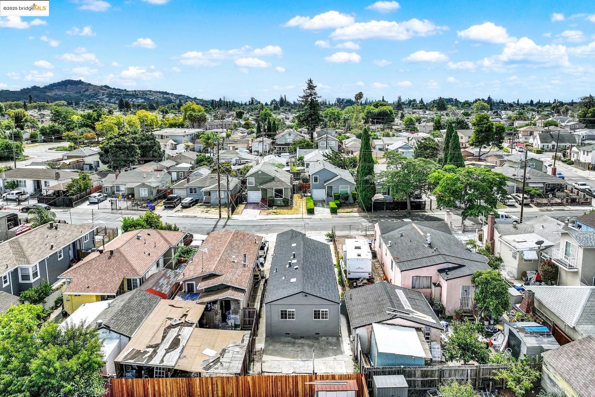 Detail Gallery Image 35 of 37 For 2125 102nd Ave, Oakland,  CA 94603 - 2 Beds | 1 Baths