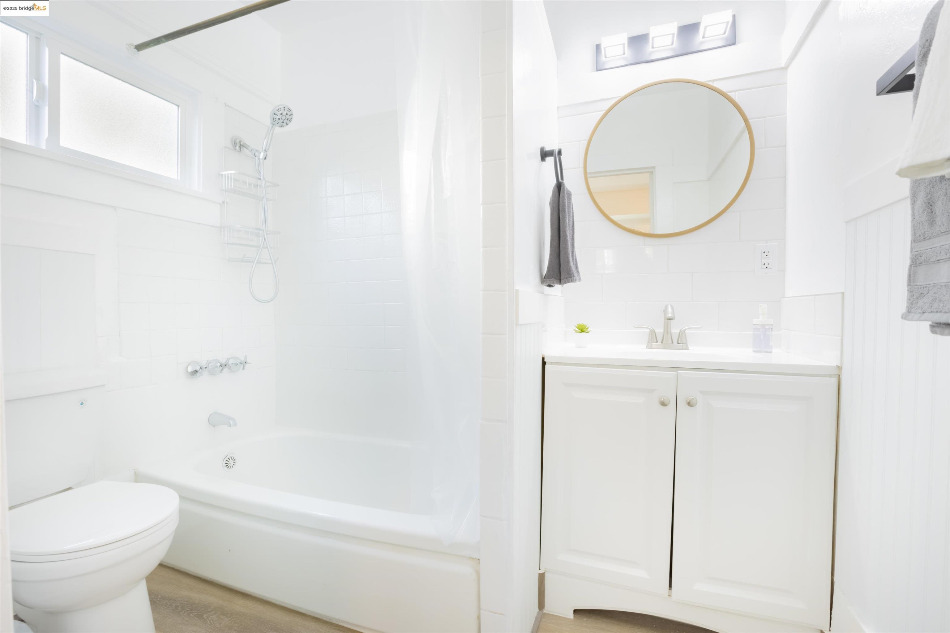 Detail Gallery Image 11 of 14 For 400 Lagunitas, Oakland,  CA 94610 - – Beds | – Baths