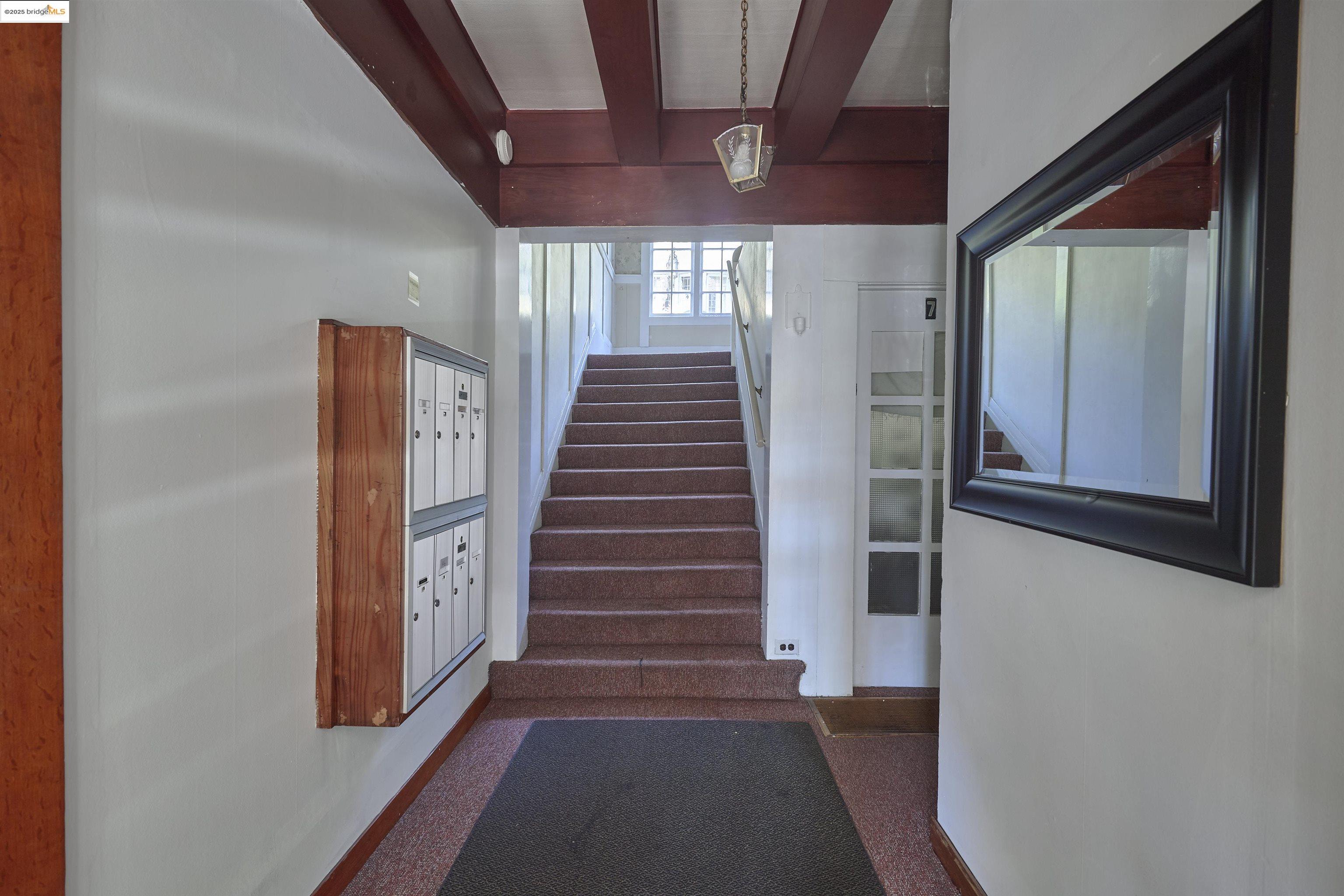 Detail Gallery Image 12 of 14 For 400 Lagunitas, Oakland,  CA 94610 - – Beds | – Baths