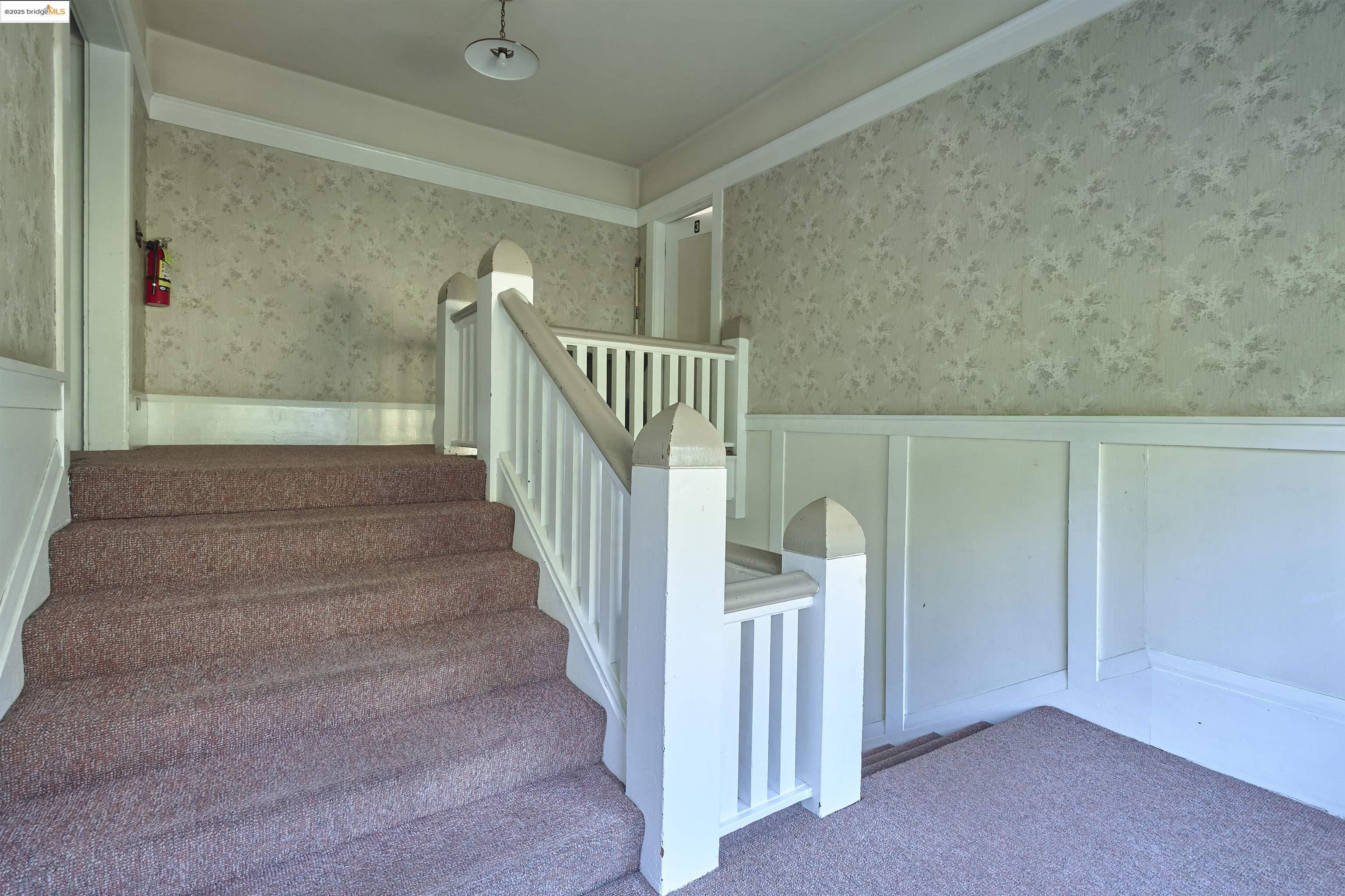 Detail Gallery Image 13 of 14 For 400 Lagunitas, Oakland,  CA 94610 - – Beds | – Baths