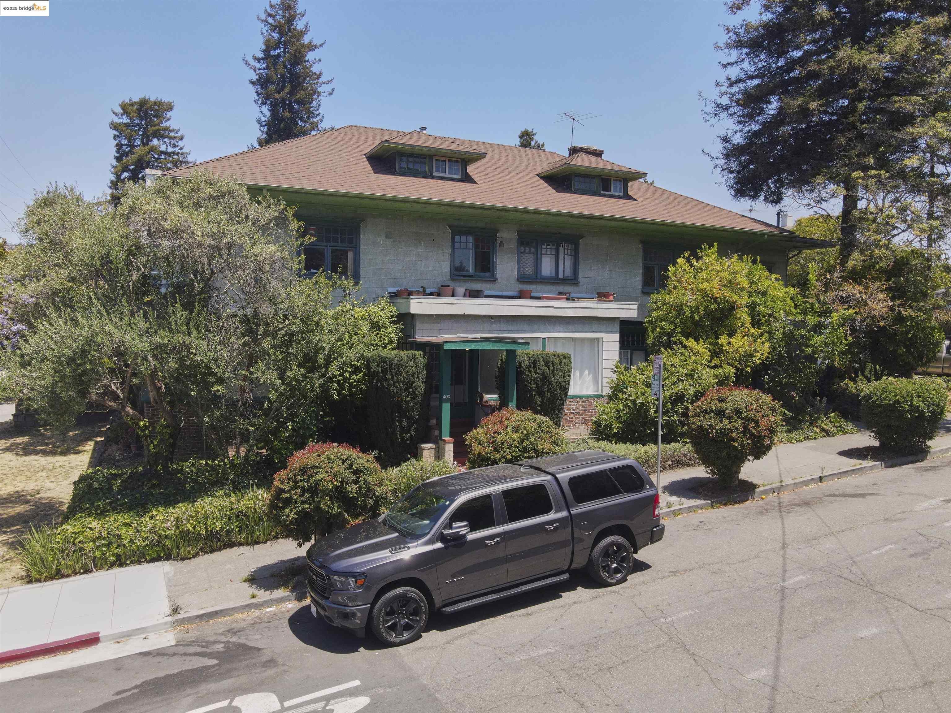 Detail Gallery Image 3 of 14 For 400 Lagunitas, Oakland,  CA 94610 - – Beds | – Baths