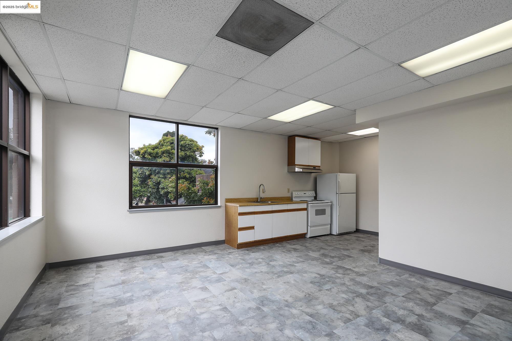 520 520 27th Street, Oakland CA 94612 — photo 11
