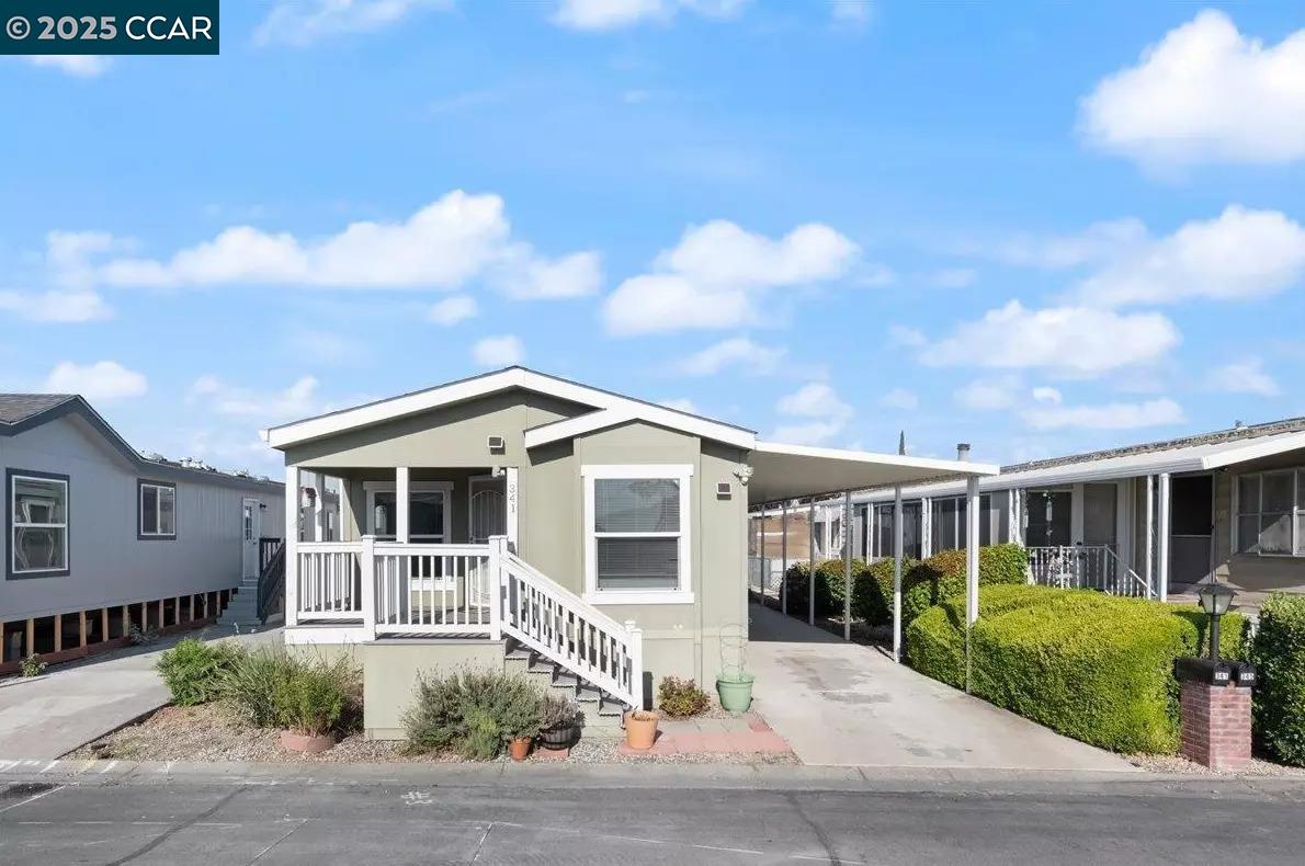 Front Image Thumbnail for CC41111729