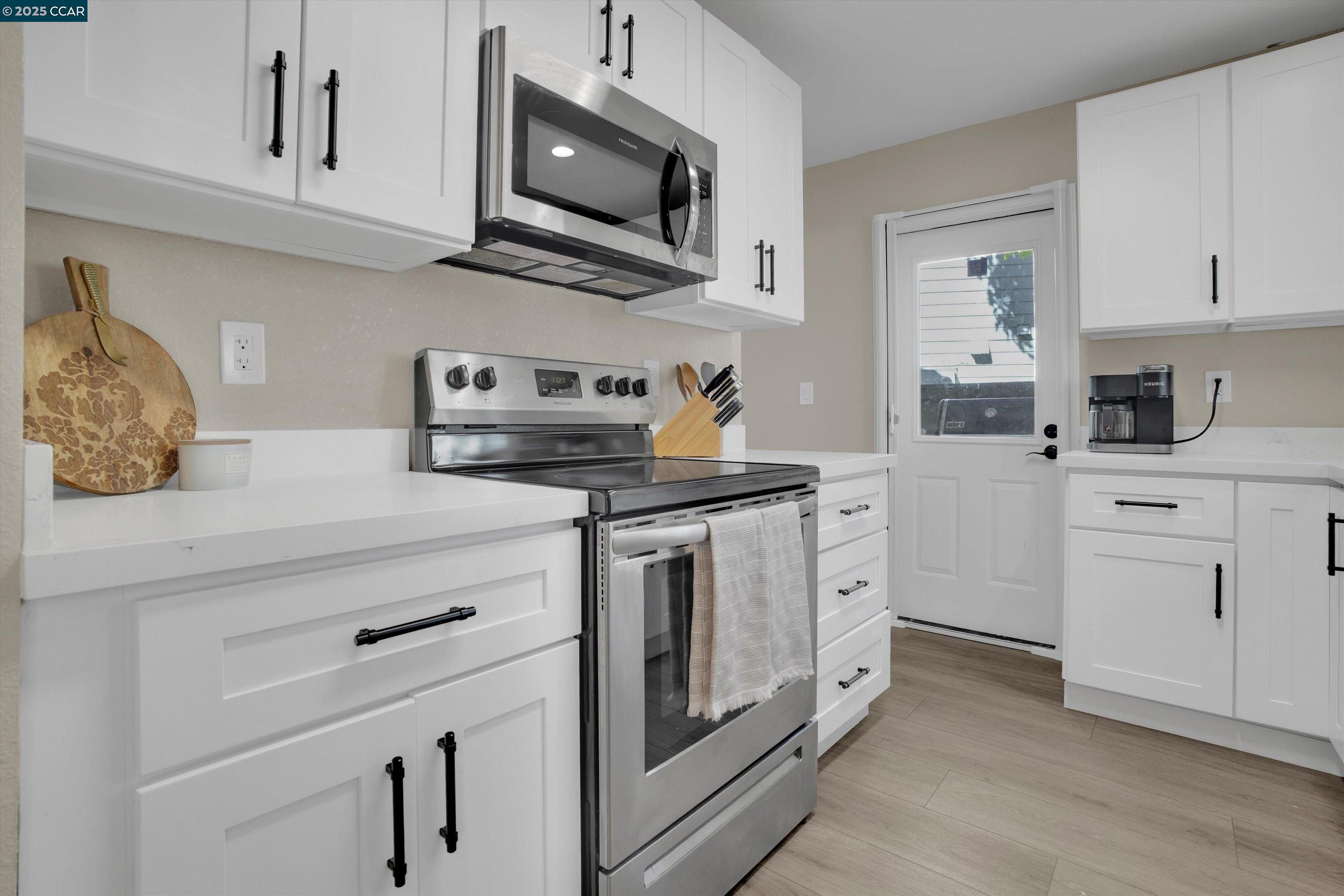 Photo #4: 41111767 Listing: Photo #4