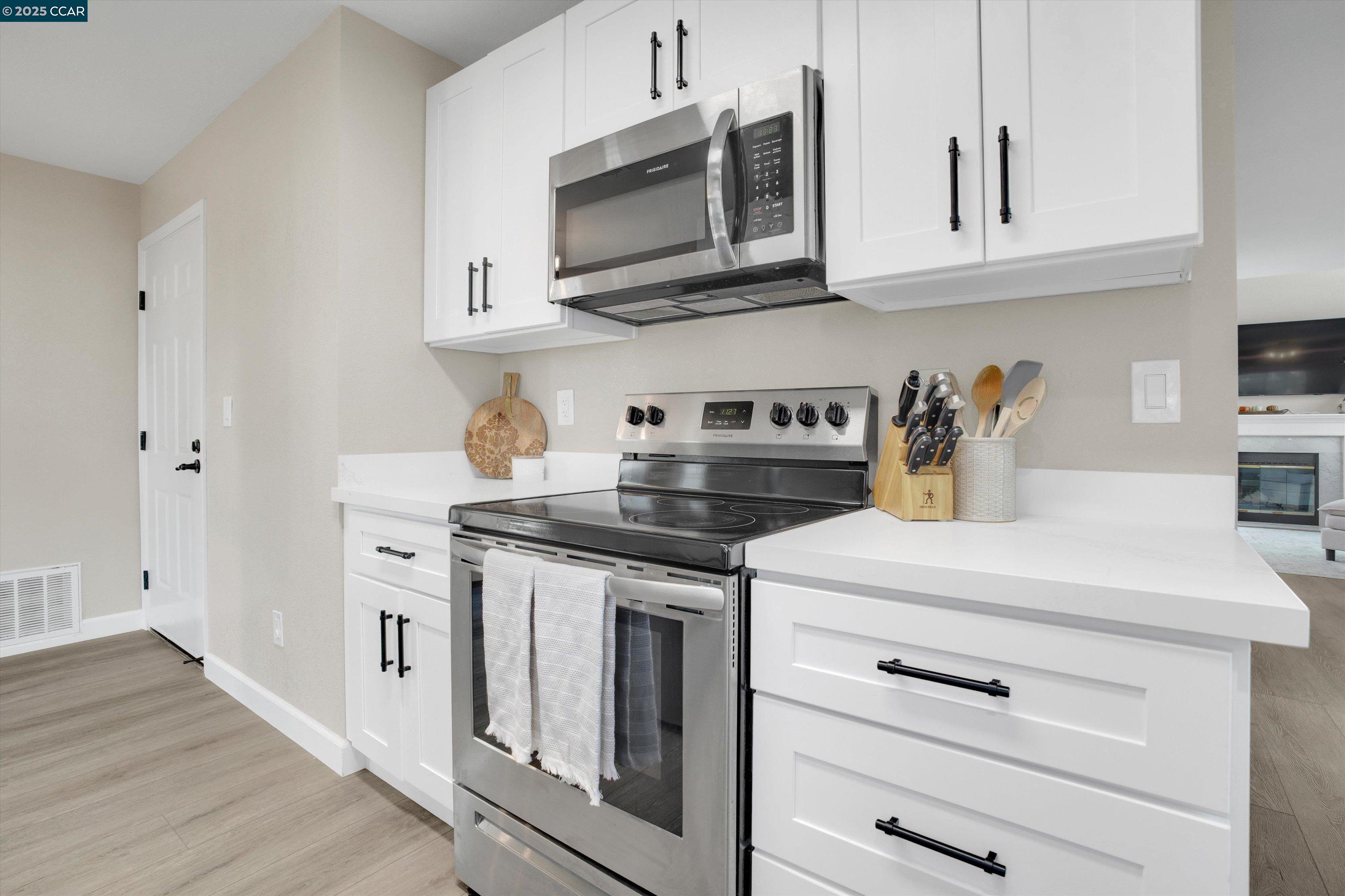 Photo #5: 41111767 Listing: Photo #5