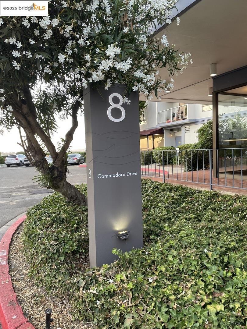 Front Image Thumbnail for EB41111777