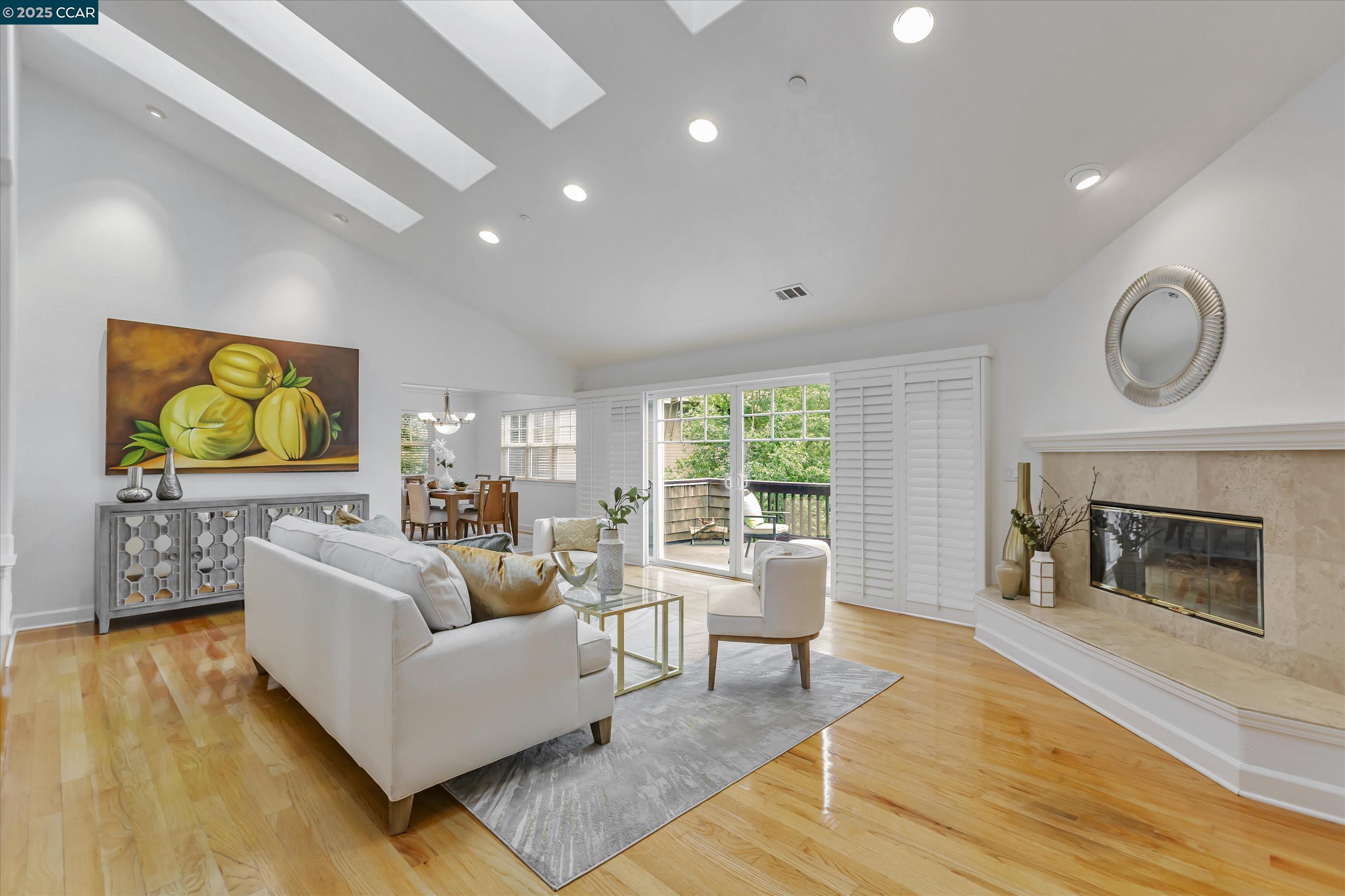 Front Image Thumbnail for CC41111828