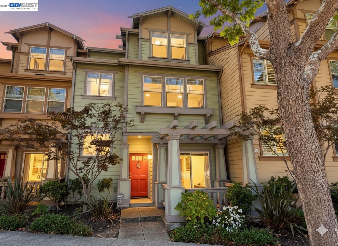 Detail Gallery Image 2 of 54 For 653 Macarthur Blvd, San Leandro,  CA 94577 - 3 Beds | 3/1 Baths