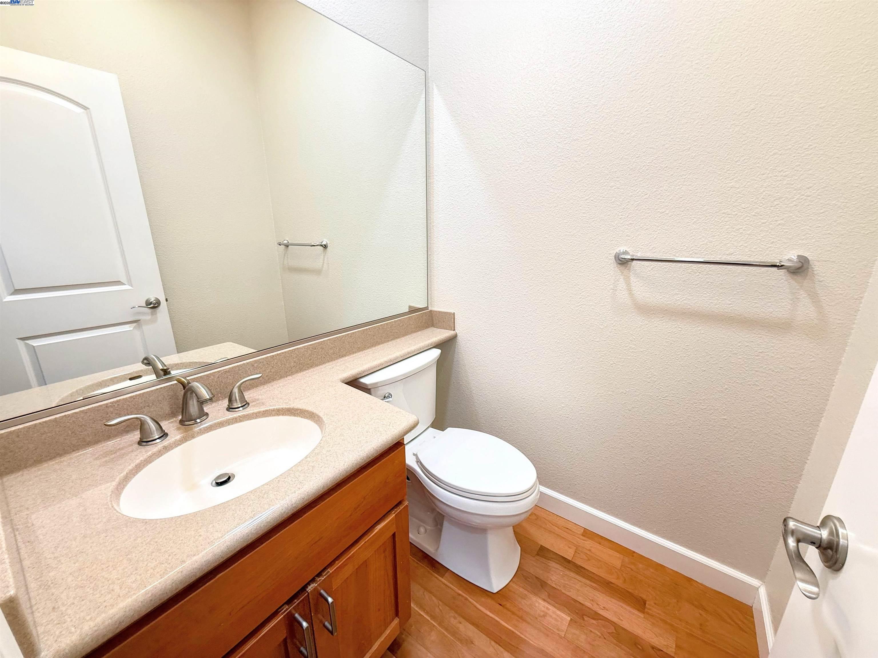 Detail Gallery Image 22 of 54 For 653 Macarthur Blvd, San Leandro,  CA 94577 - 3 Beds | 3/1 Baths