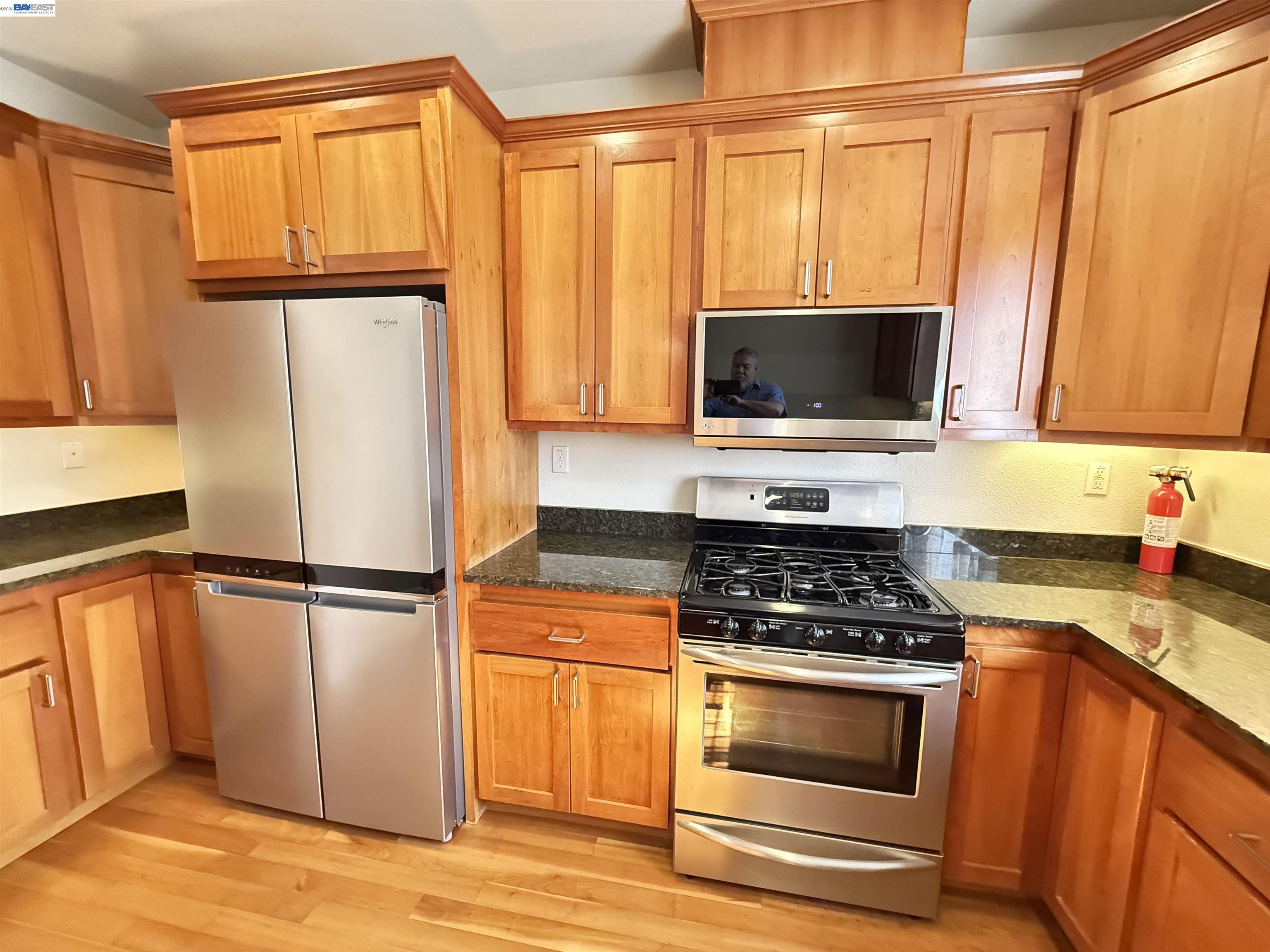 Detail Gallery Image 23 of 57 For 653 Macarthur Blvd, San Leandro,  CA 94577 - 3 Beds | 3/1 Baths