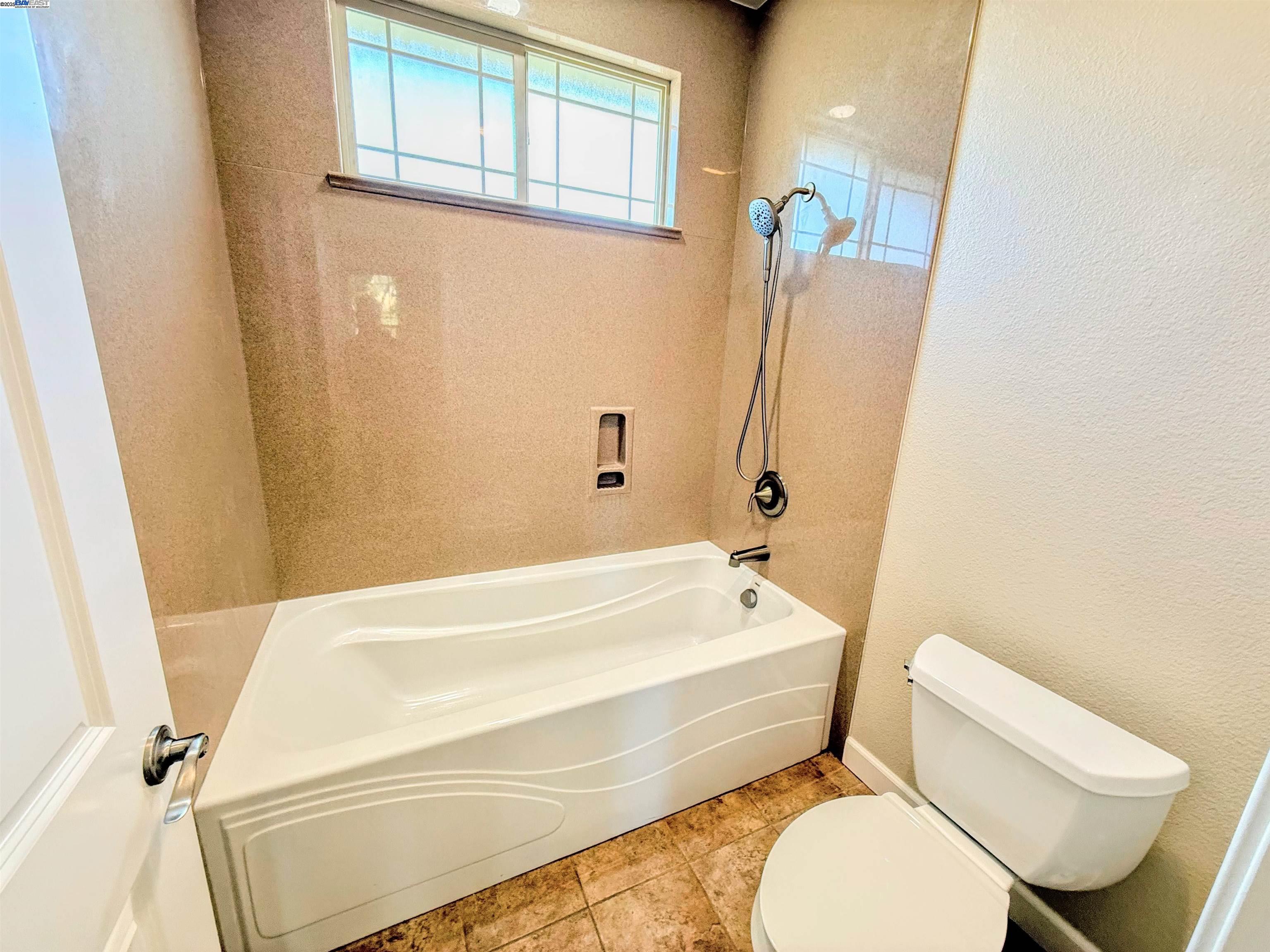 Detail Gallery Image 30 of 57 For 653 Macarthur Blvd, San Leandro,  CA 94577 - 3 Beds | 3/1 Baths