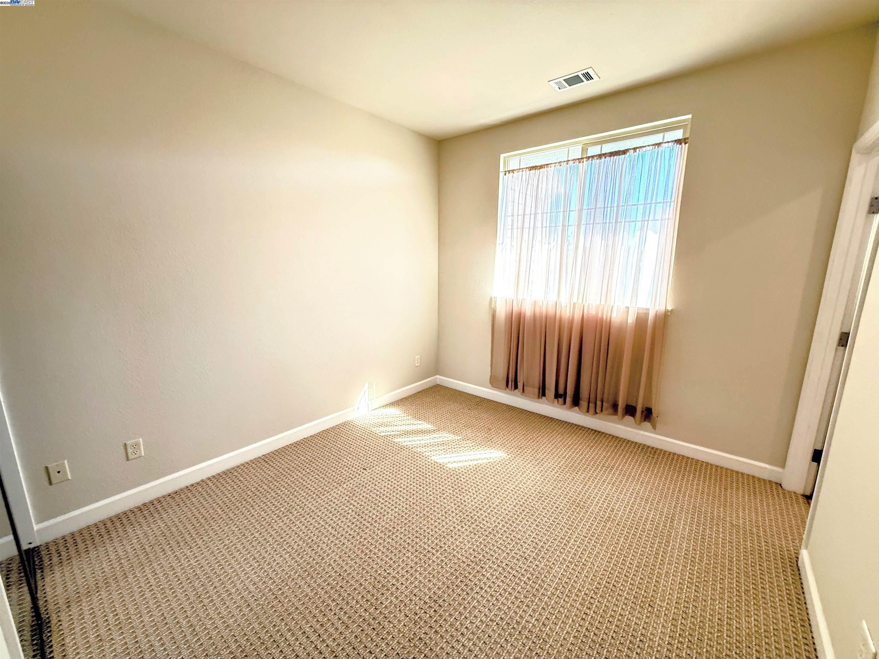 Detail Gallery Image 32 of 57 For 653 Macarthur Blvd, San Leandro,  CA 94577 - 3 Beds | 3/1 Baths