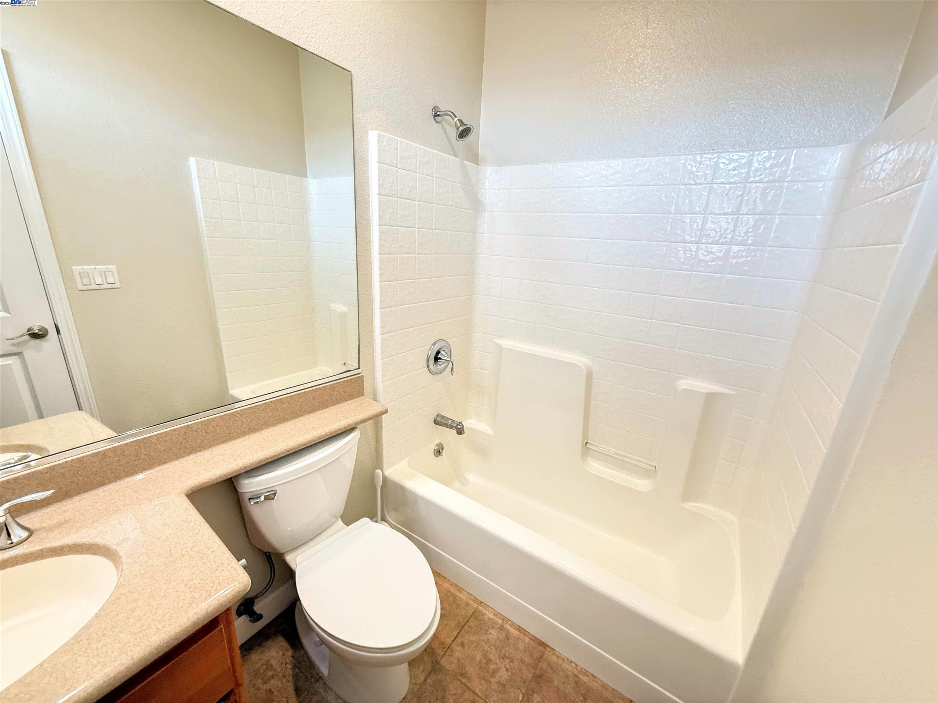 Detail Gallery Image 33 of 54 For 653 Macarthur Blvd, San Leandro,  CA 94577 - 3 Beds | 3/1 Baths