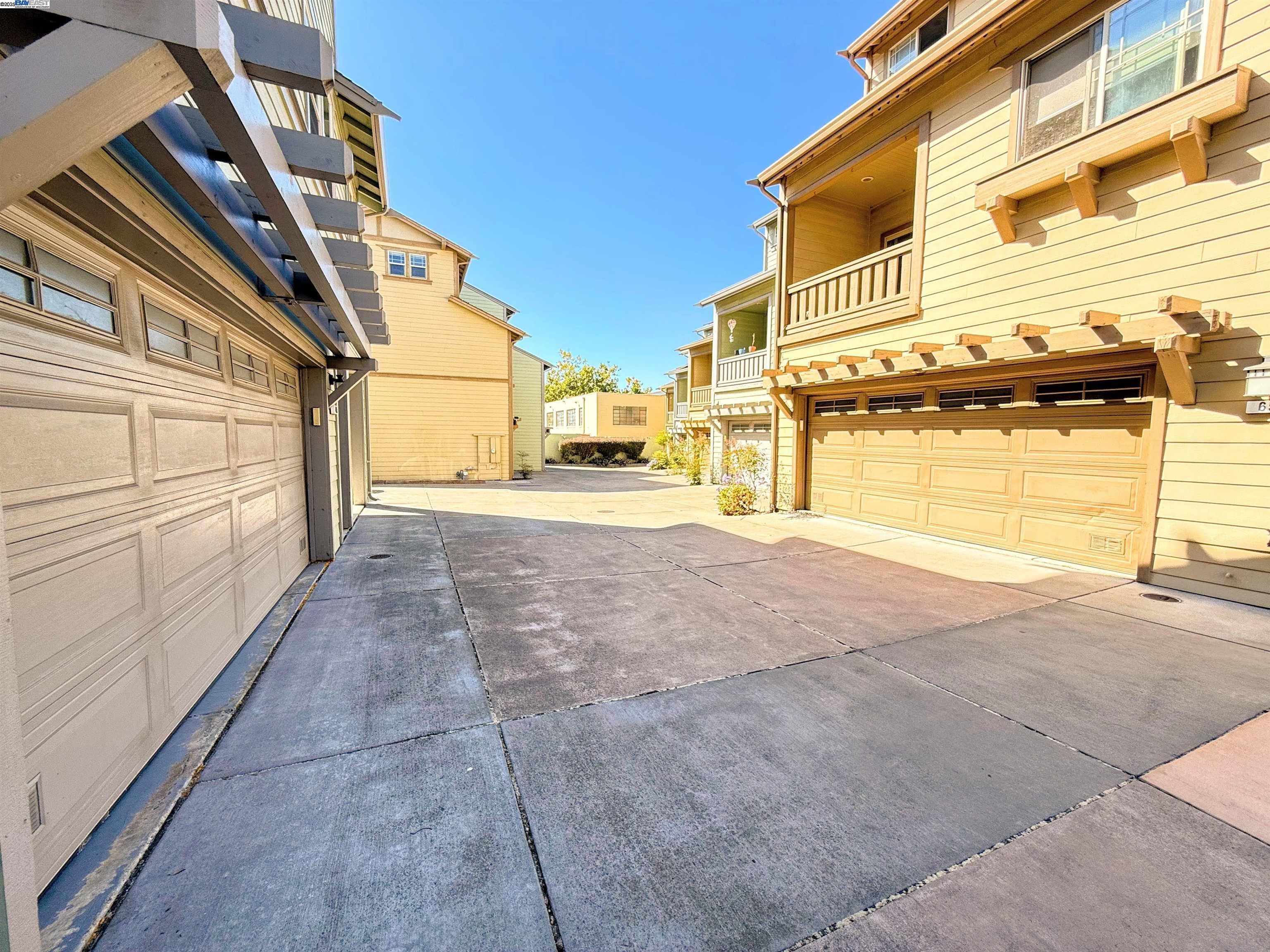 Detail Gallery Image 36 of 54 For 653 Macarthur Blvd, San Leandro,  CA 94577 - 3 Beds | 3/1 Baths