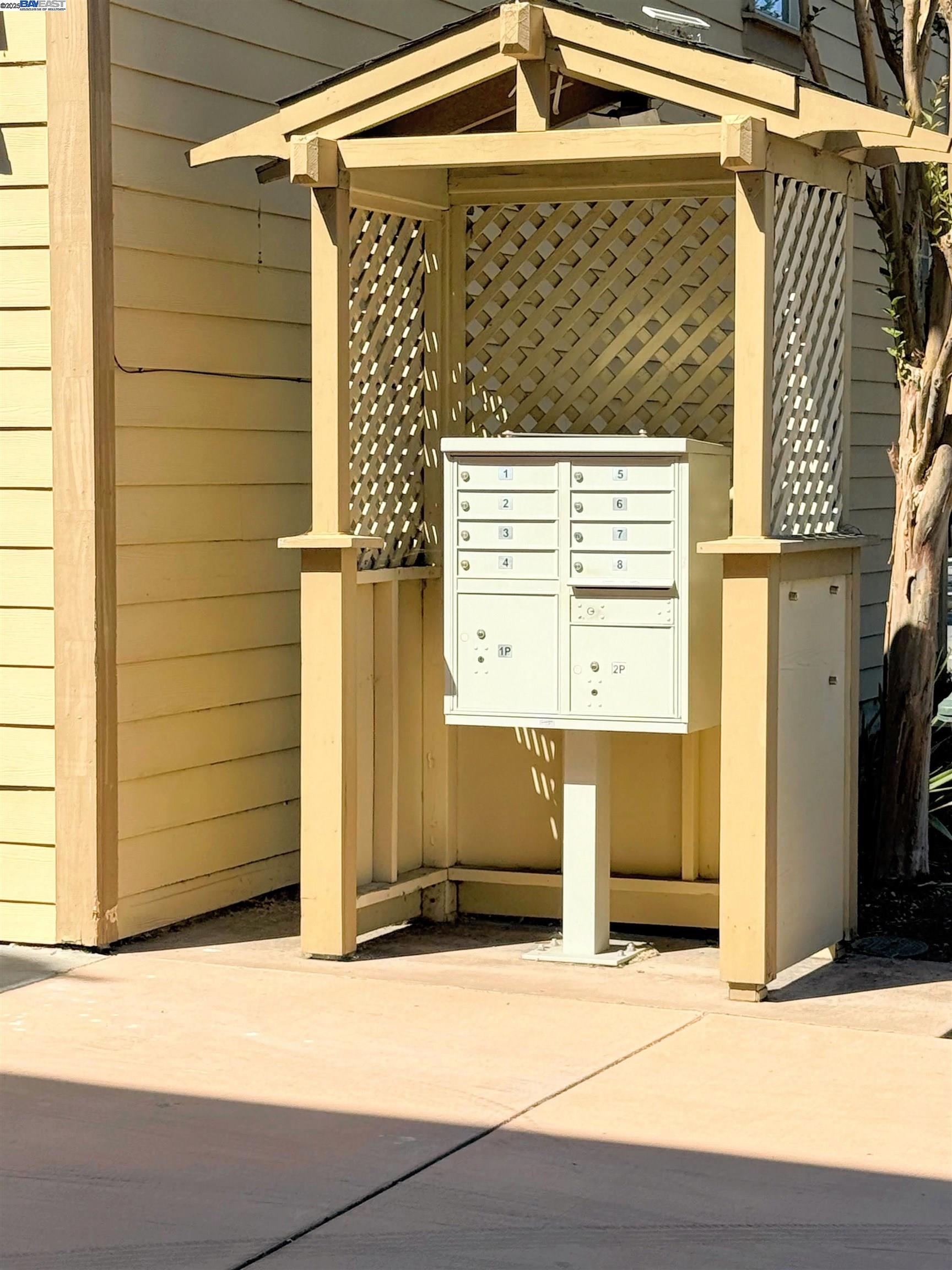 Detail Gallery Image 38 of 57 For 653 Macarthur Blvd, San Leandro,  CA 94577 - 3 Beds | 3/1 Baths