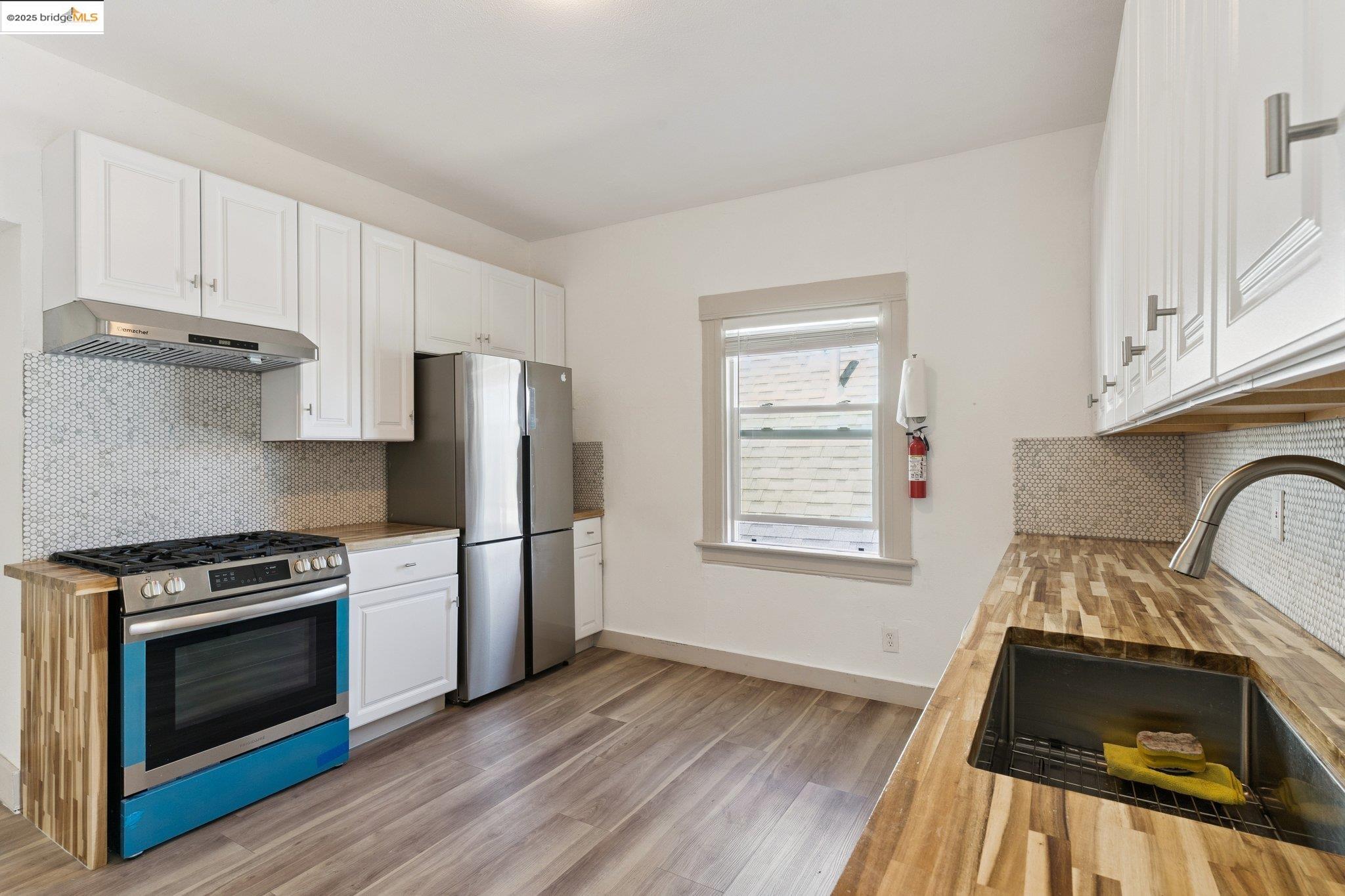 2322 E 21st St, Oakland CA 94601 — photo 8