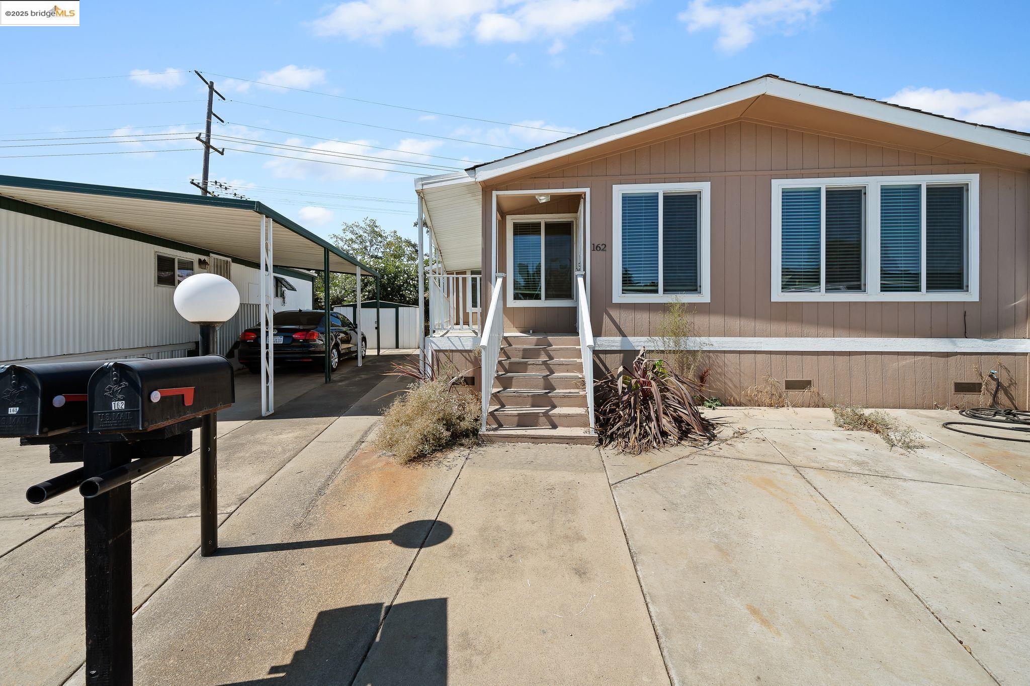 Front Image Thumbnail for EB41112144