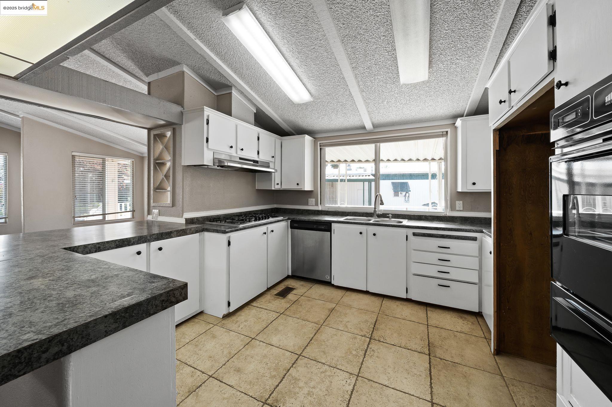 Detail Gallery Image 15 of 40 For 19690 N Highway 99 #162,  Acampo,  CA 95220 - 2 Beds | 2 Baths