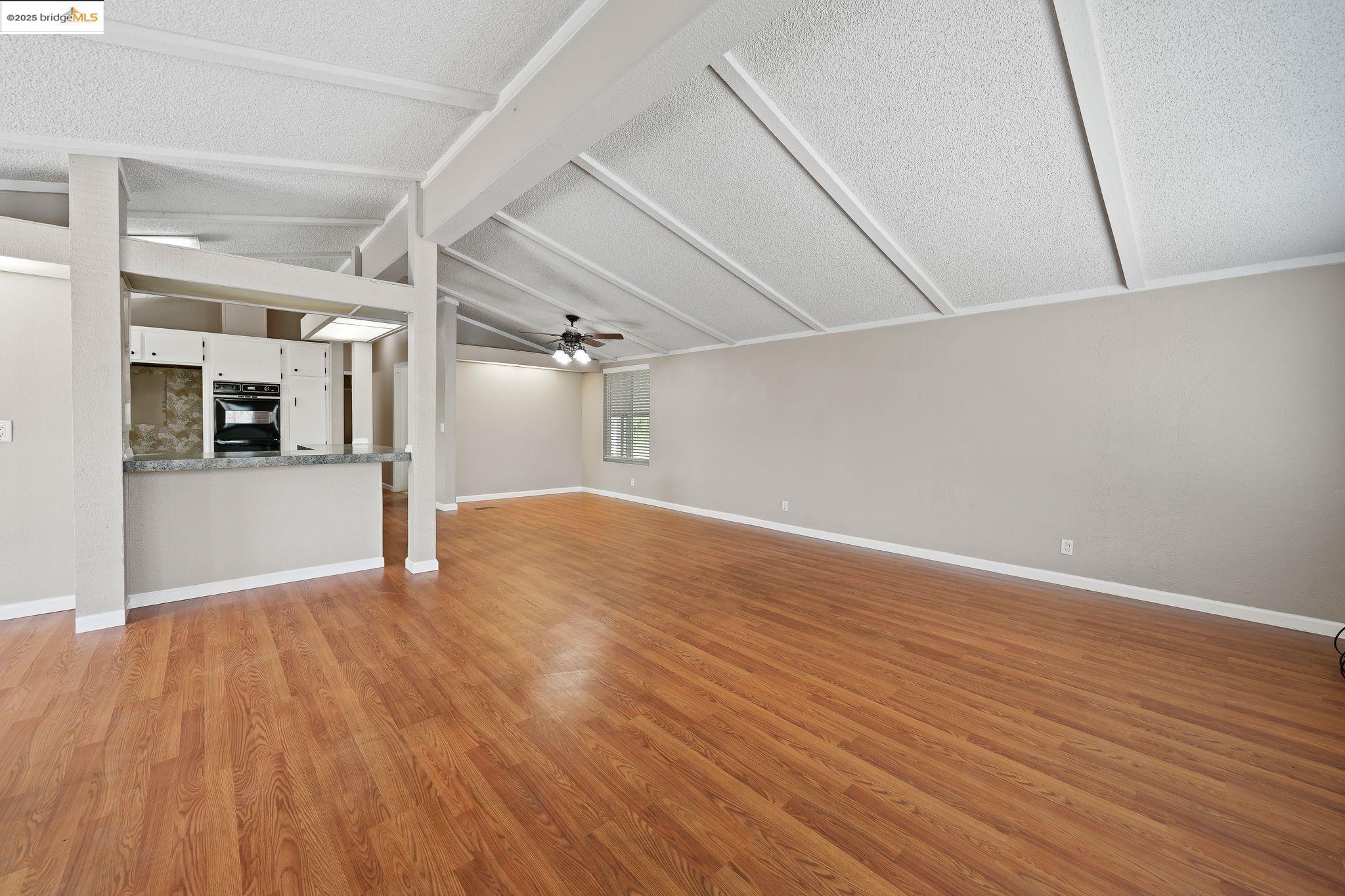 Detail Gallery Image 4 of 40 For 19690 N Highway 99 #162,  Acampo,  CA 95220 - 2 Beds | 2 Baths