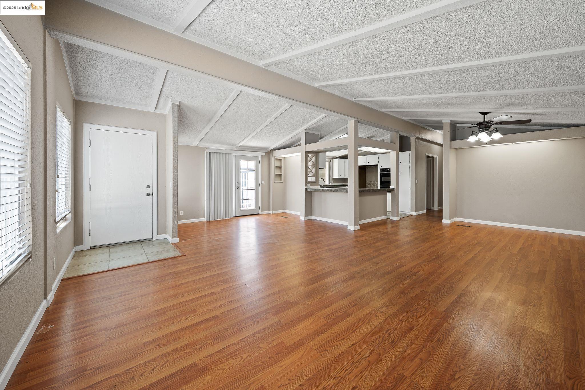 Detail Gallery Image 5 of 40 For 19690 N Highway 99 #162,  Acampo,  CA 95220 - 2 Beds | 2 Baths