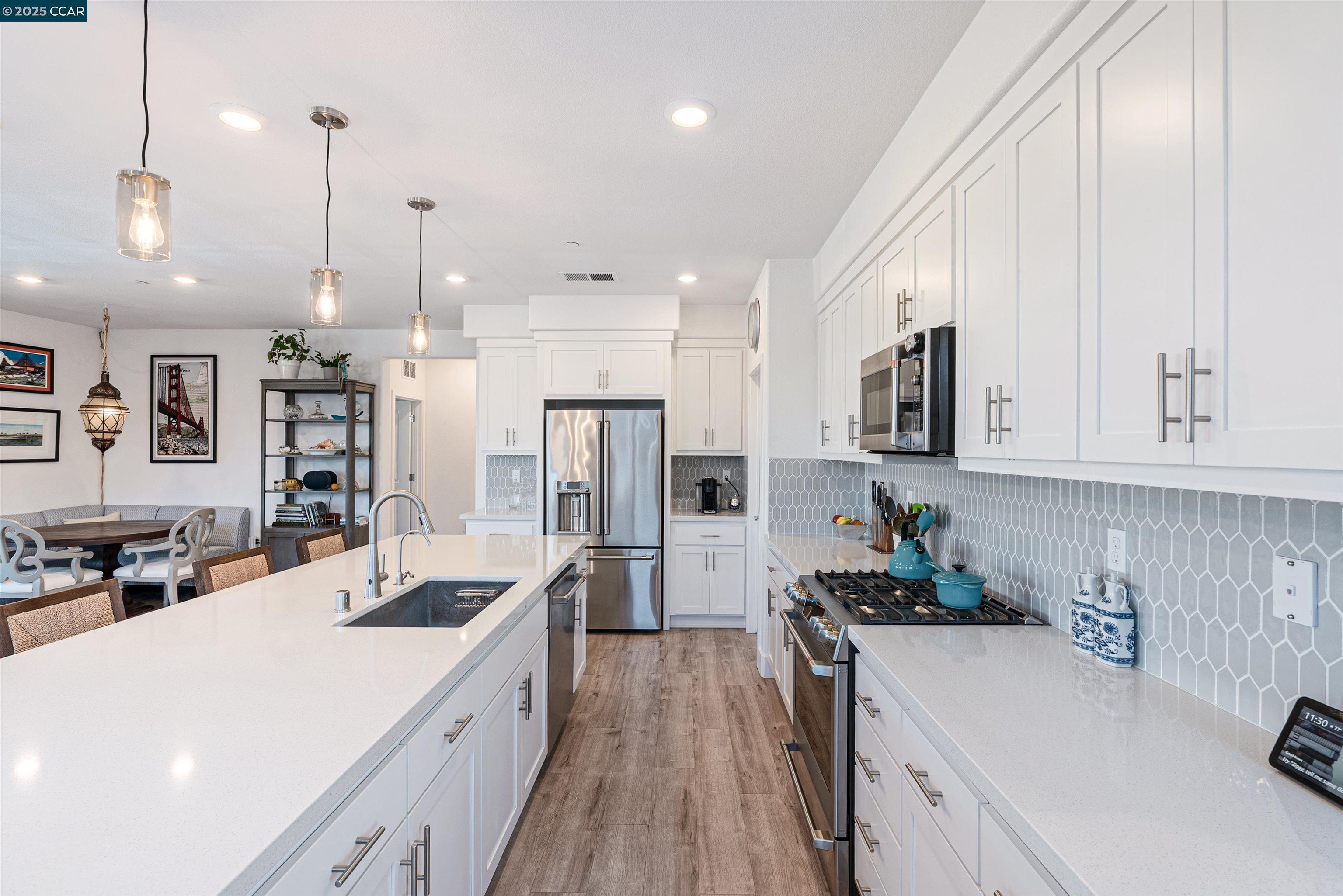 Photo #3: 41112173 Listing: Photo #3