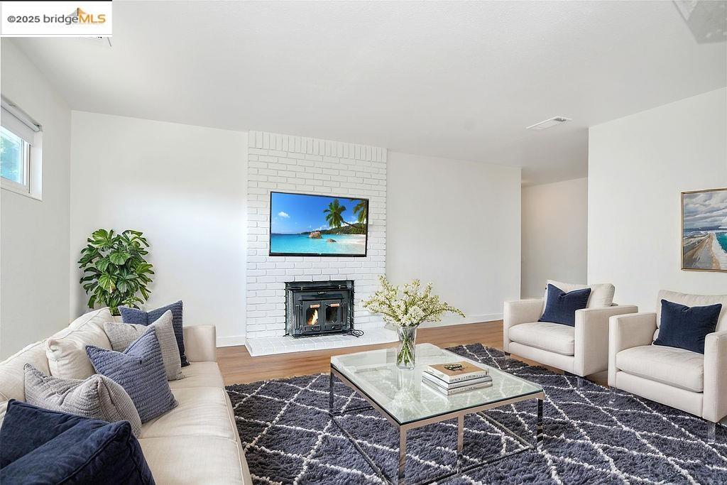 Front Image Thumbnail for EB41112254