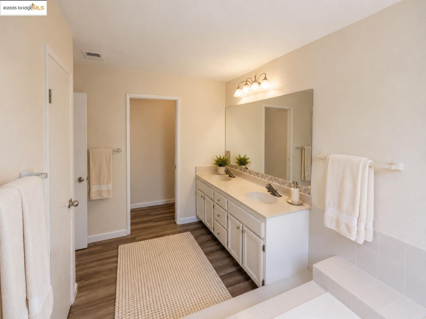 Photo #17: 41112710 Listing: Photo #17