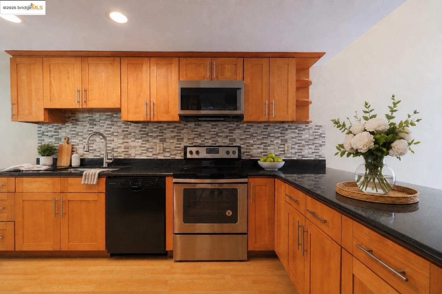 Photo #5: 41112710 Listing: Photo #5