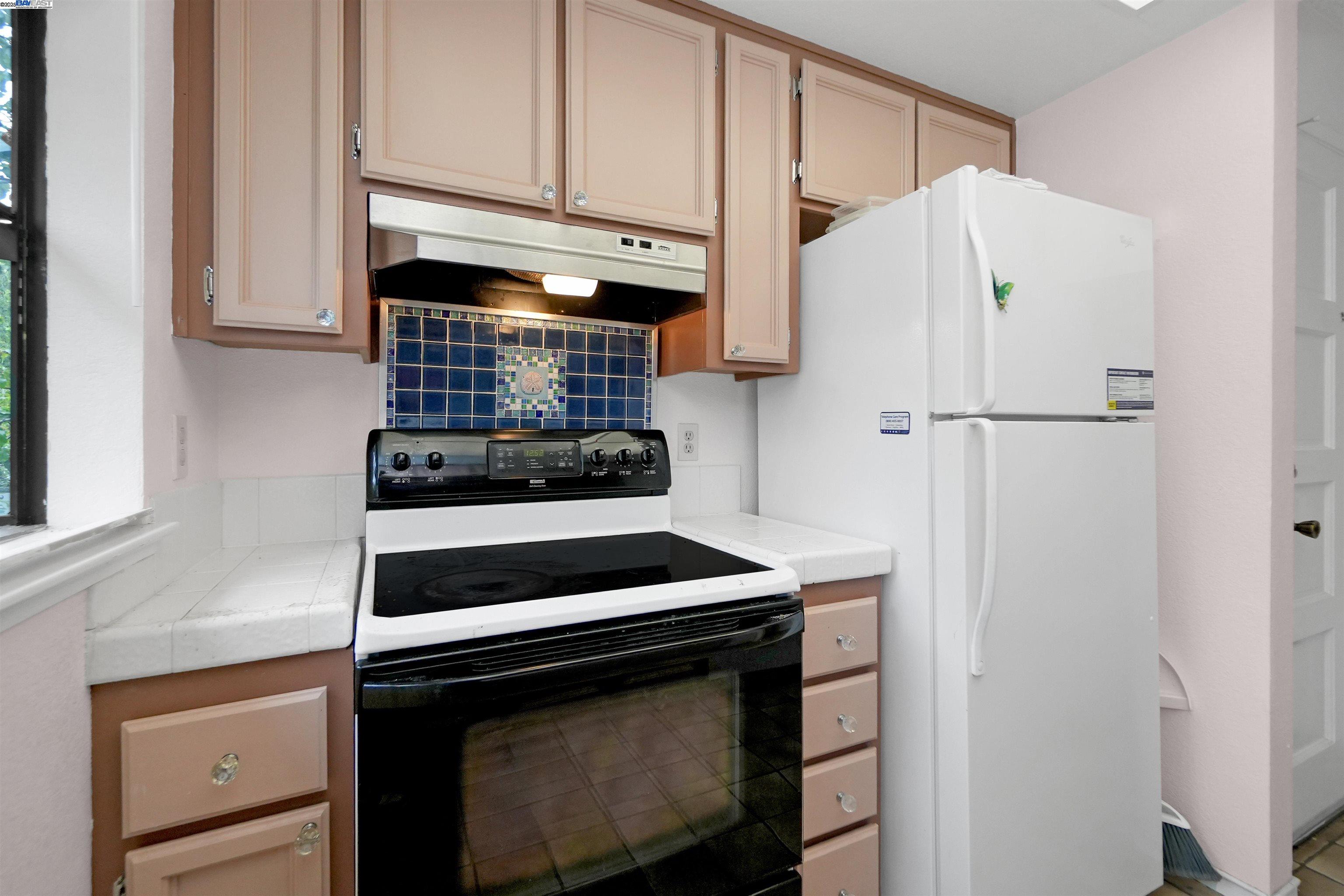 Photo #6: 41112895 Listing: Photo #6