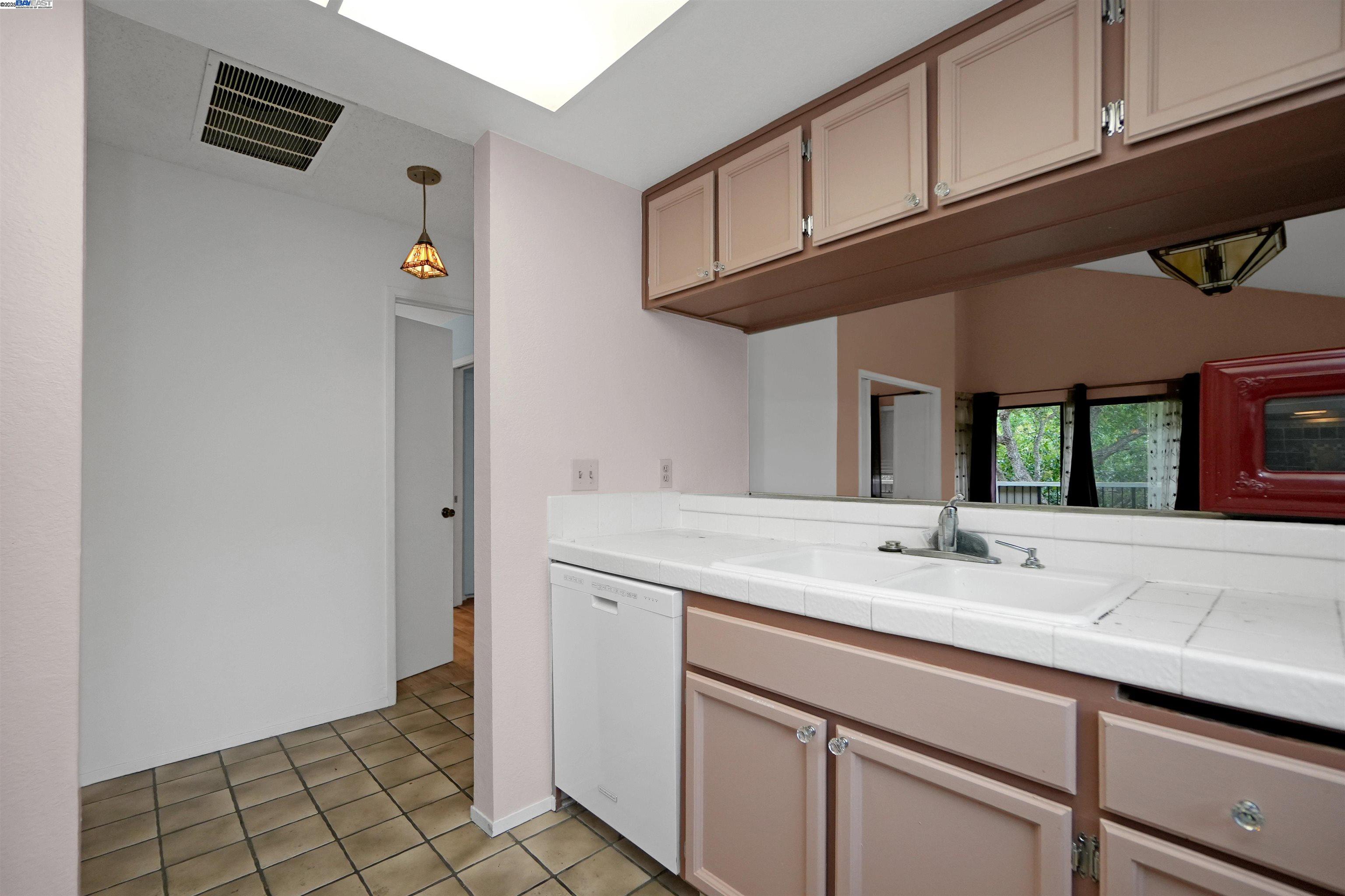 Photo #7: 41112895 Listing: Photo #7